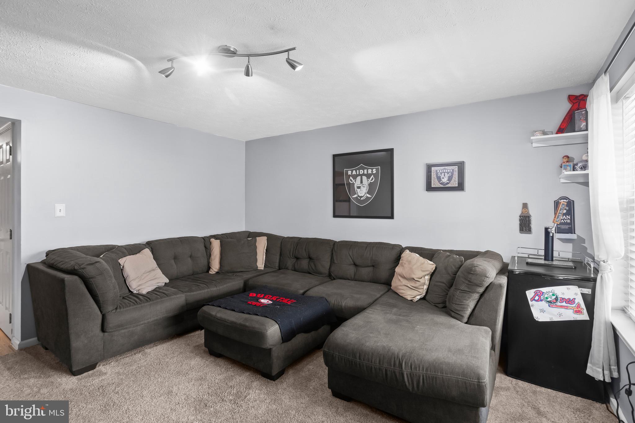 COUNTRY RIDGE - Residential