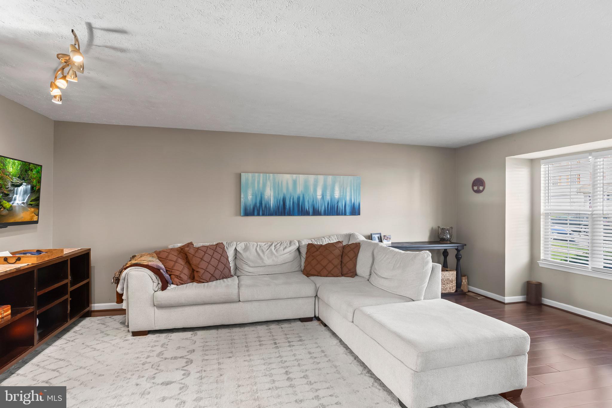 COUNTRY RIDGE - Residential