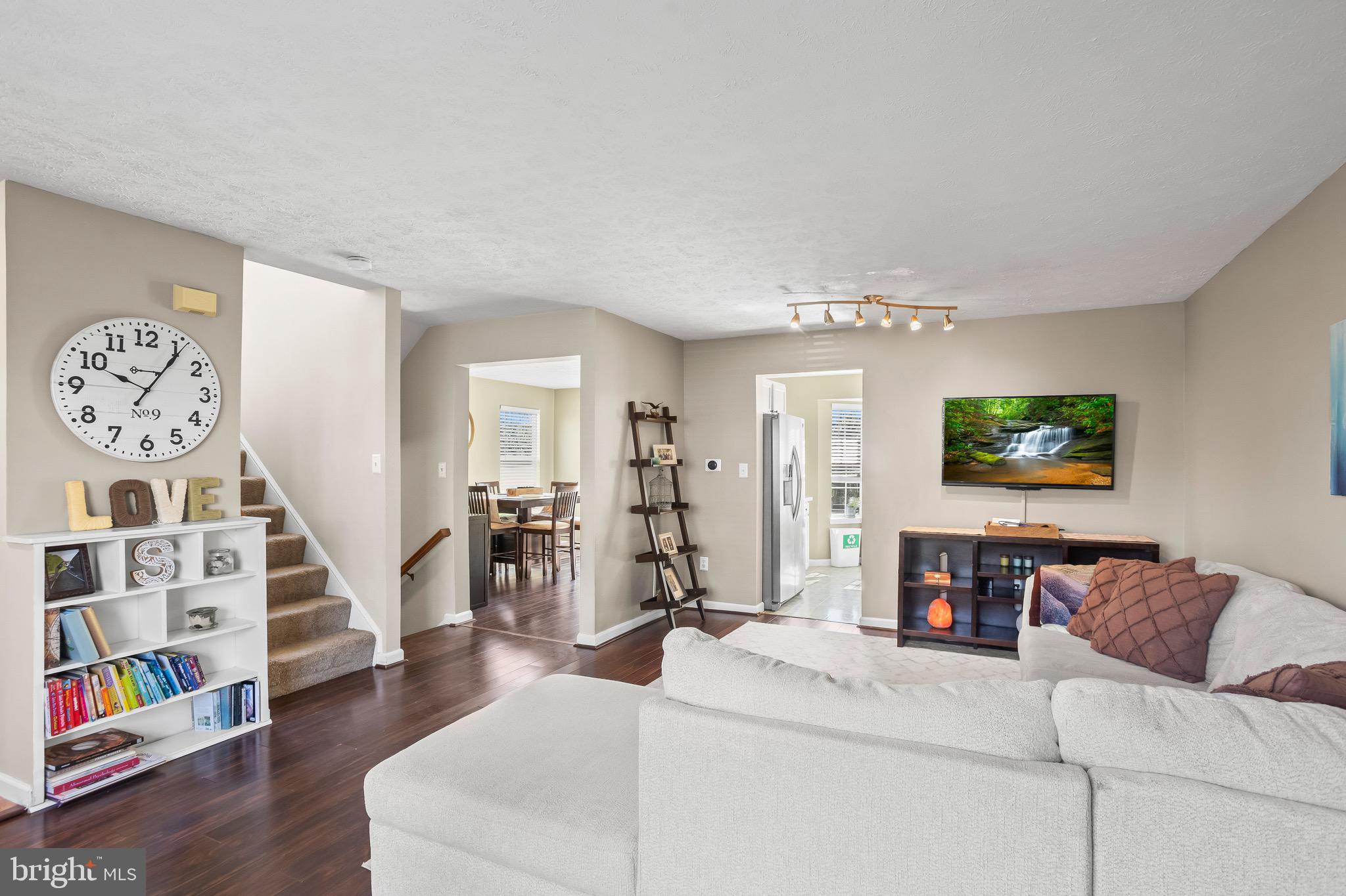 COUNTRY RIDGE - Residential