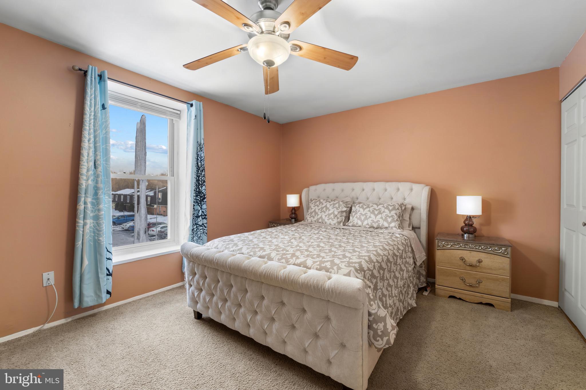 WILLIAMSBURG VIL - Residential