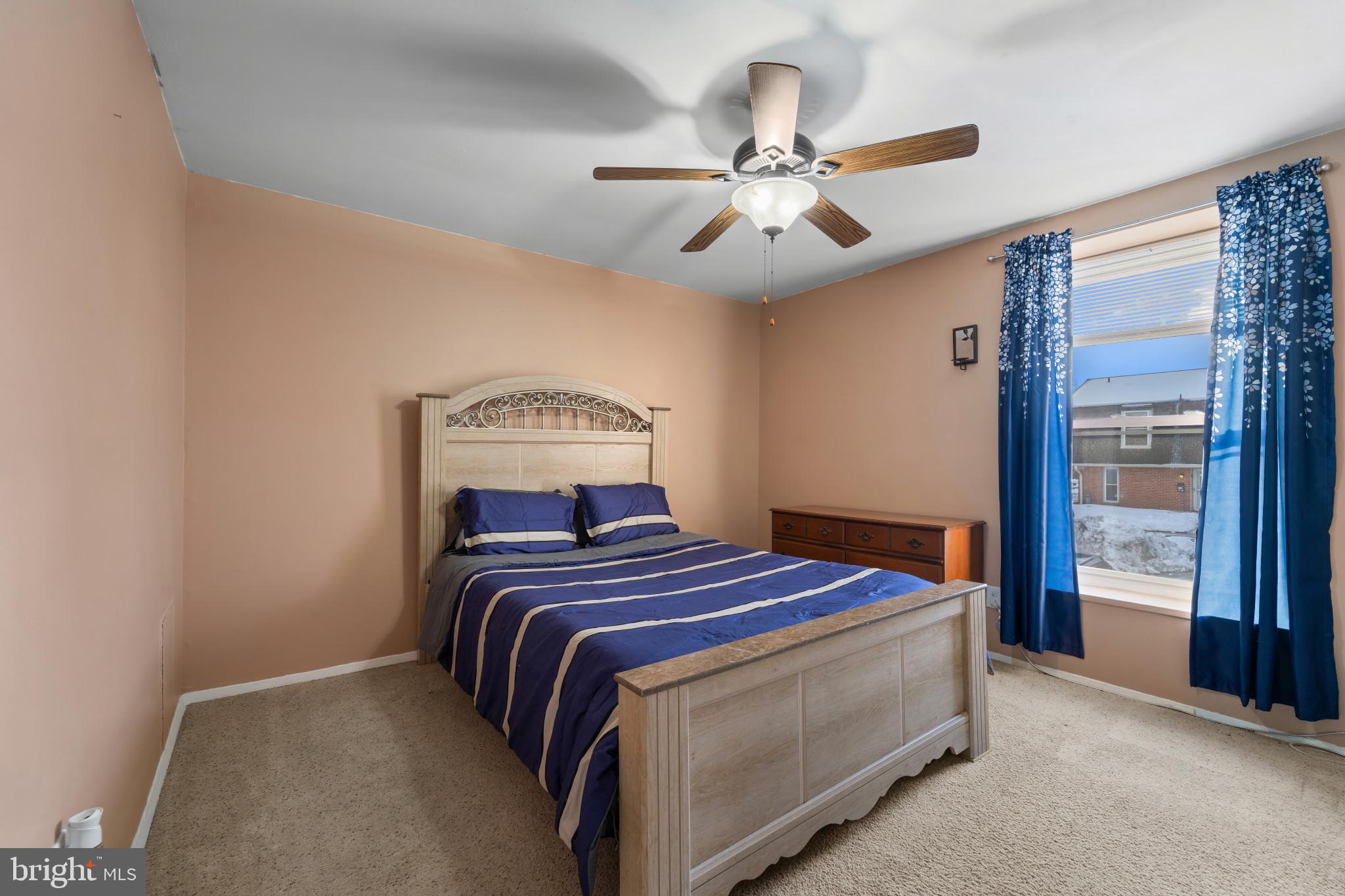 WILLIAMSBURG VIL - Residential