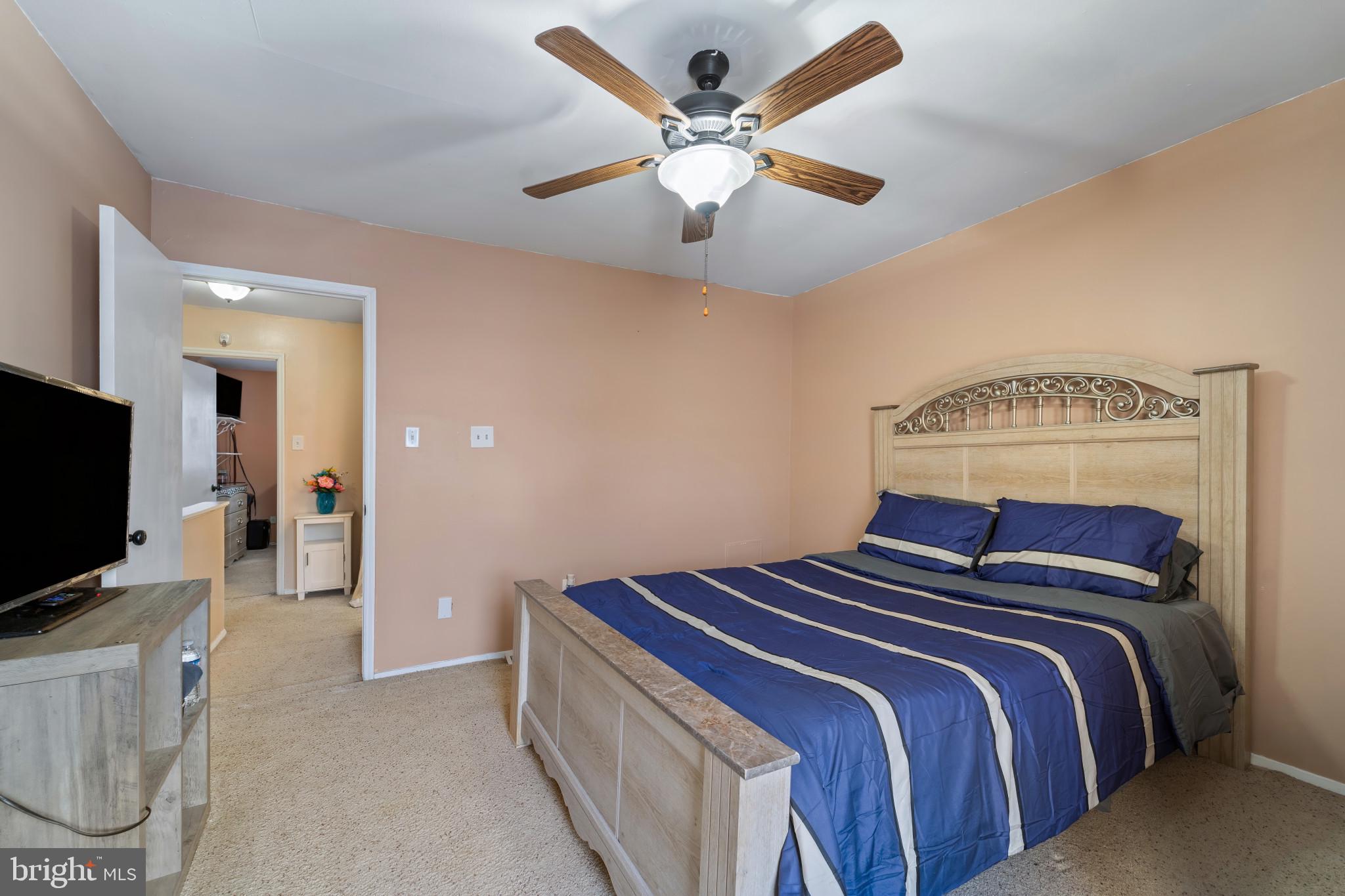 WILLIAMSBURG VIL - Residential