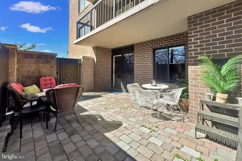 200 N Pickett Street Unit 102, Alexandria, VA 22304 - MLS#: VAAX2042996