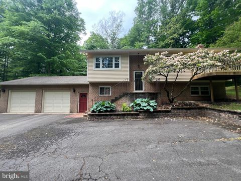 Photo of 8016 Lake Drive, MANASSAS, VA 20111 (MLS # VAPW2119134)