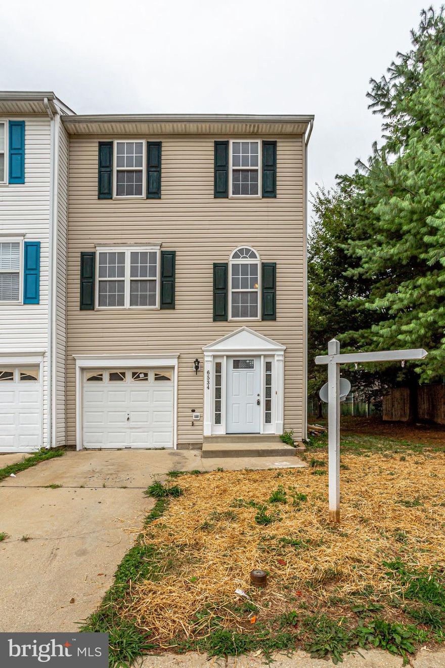 Spectacular move in ready end unit town home.  Located conveniently in the back of the neighborhood.  Don't miss this opportunity.  These units move fast!!! Wonderful natural lighting with several windows and recess lights.  Stainless steal appliances and deck off kitchen. AGENT OWNER