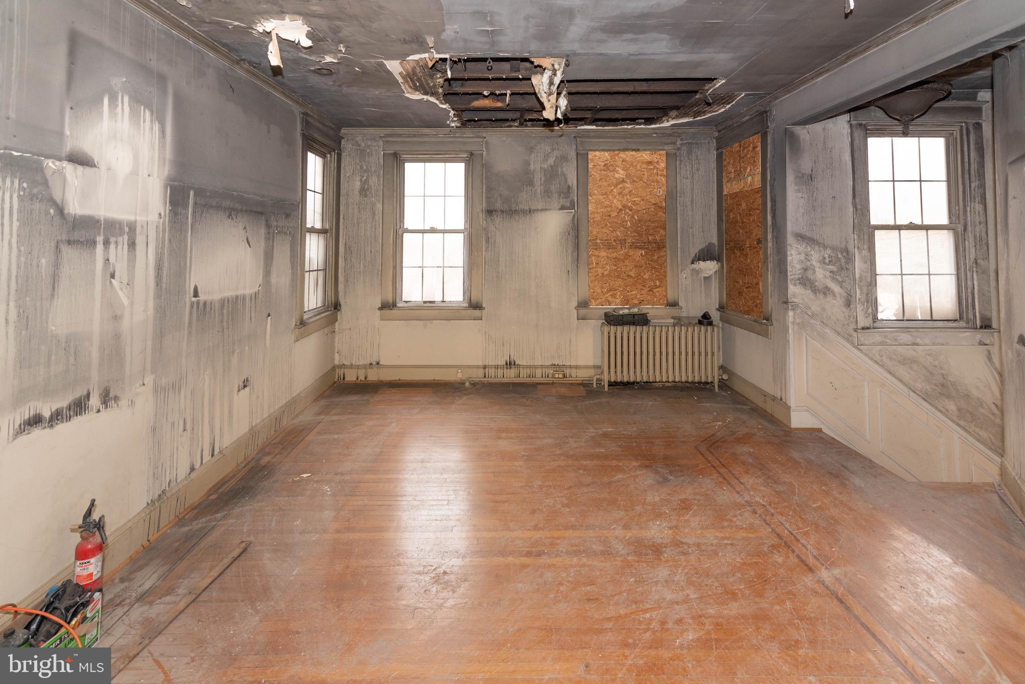 MOUNT WASHINGTON - Residential