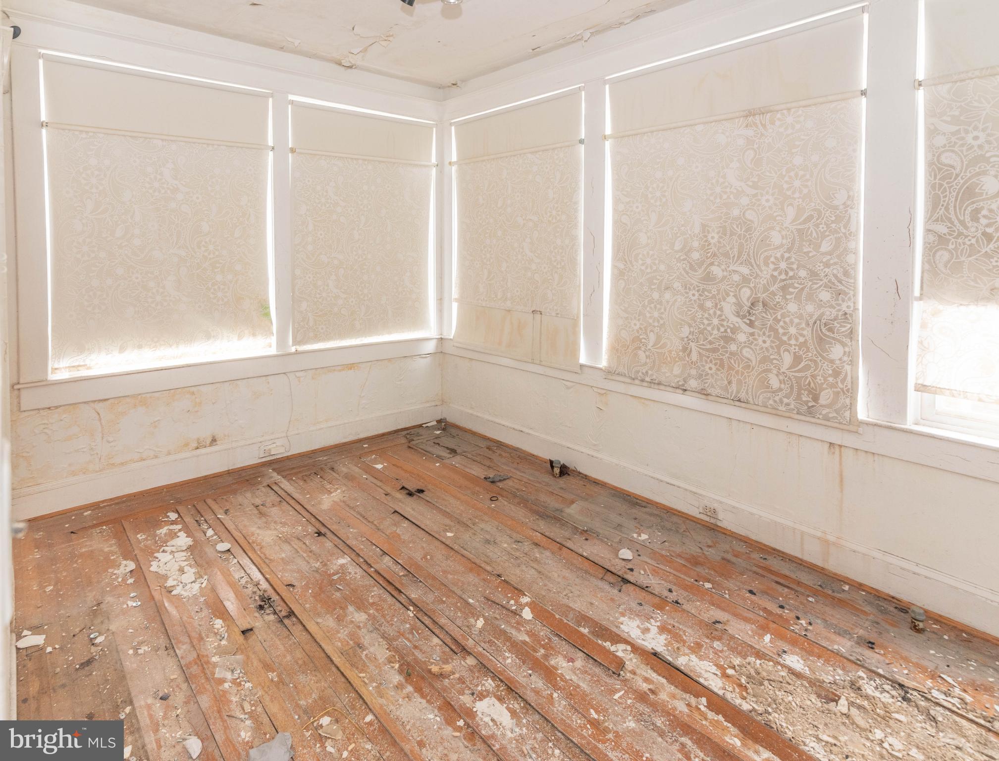 MOUNT WASHINGTON - Residential