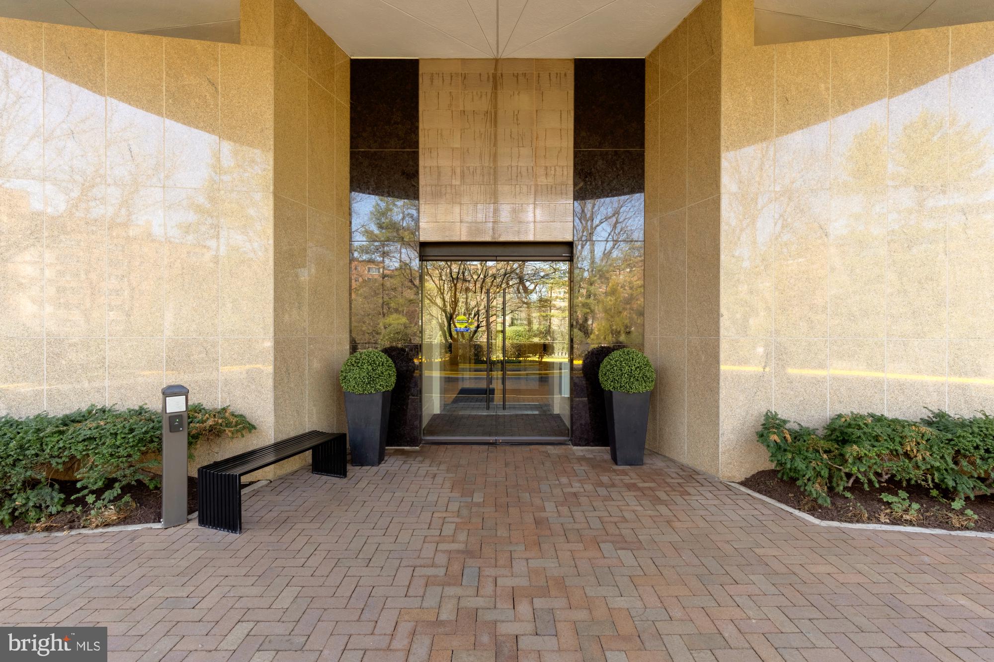 4200 MASSACHUSETTS AVENUE NW 708