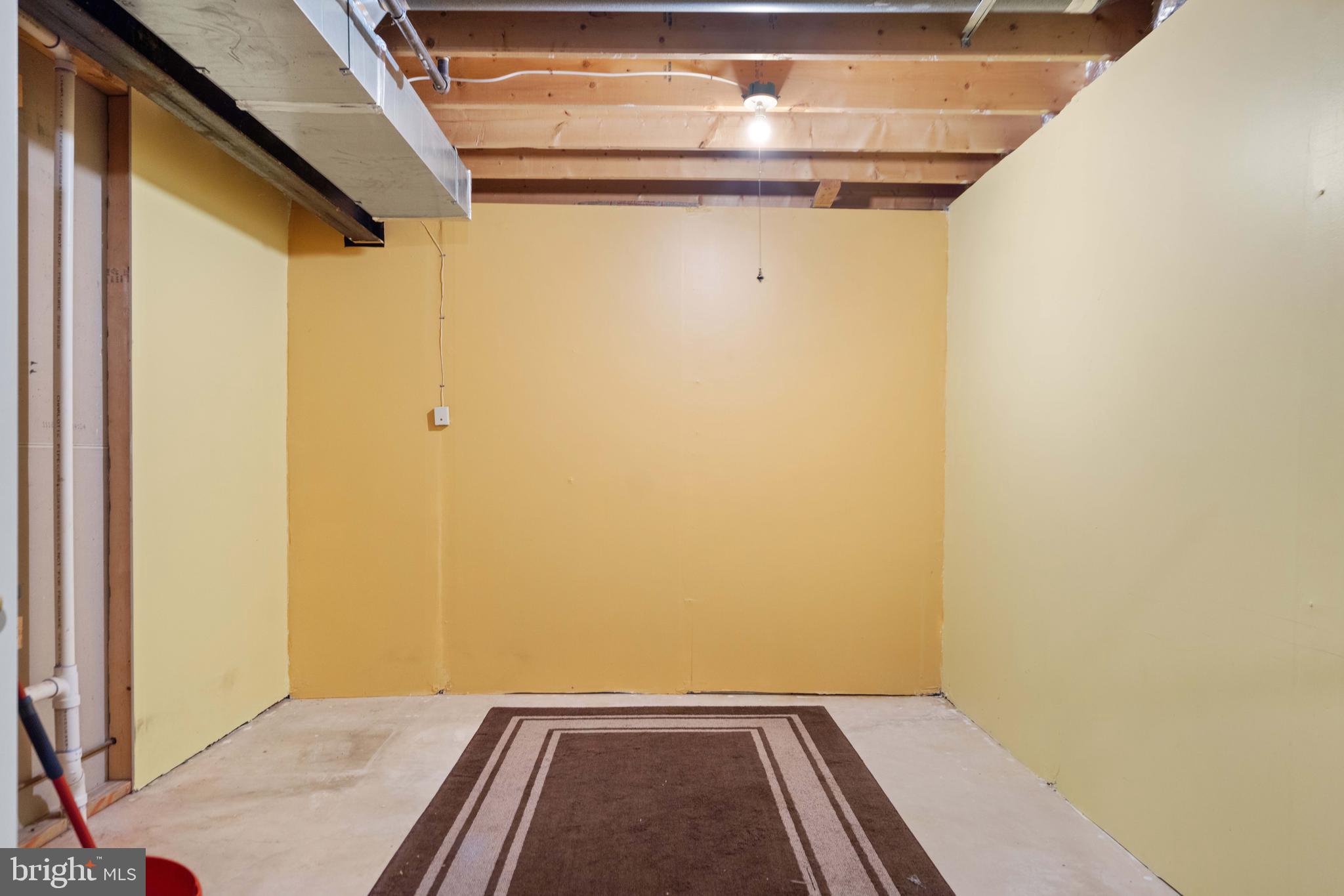 RIVER OAKS - Residential Lease