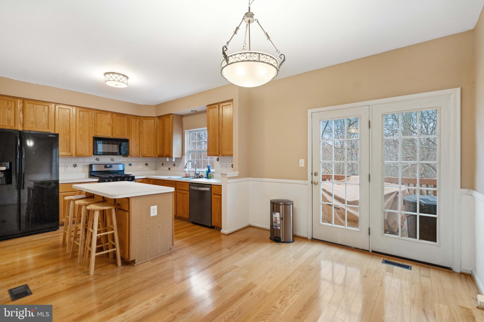 RIVER OAKS - Residential Lease