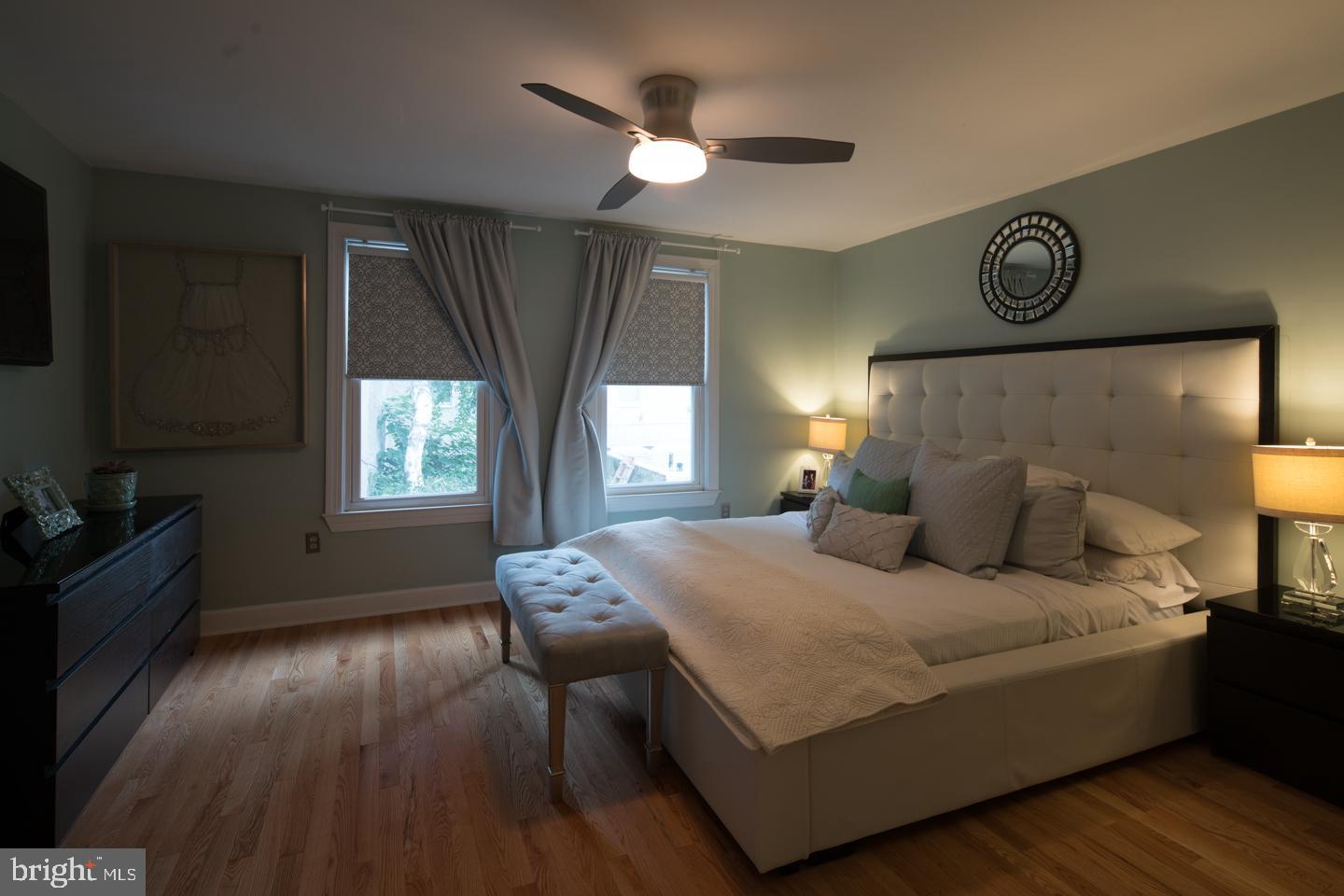 QUEEN VILLAGE - Residential