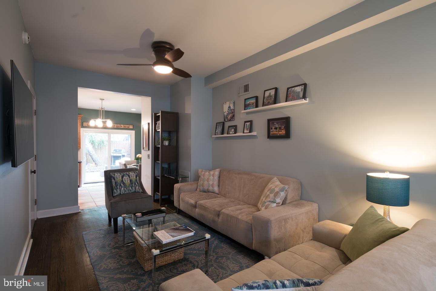 QUEEN VILLAGE - Residential