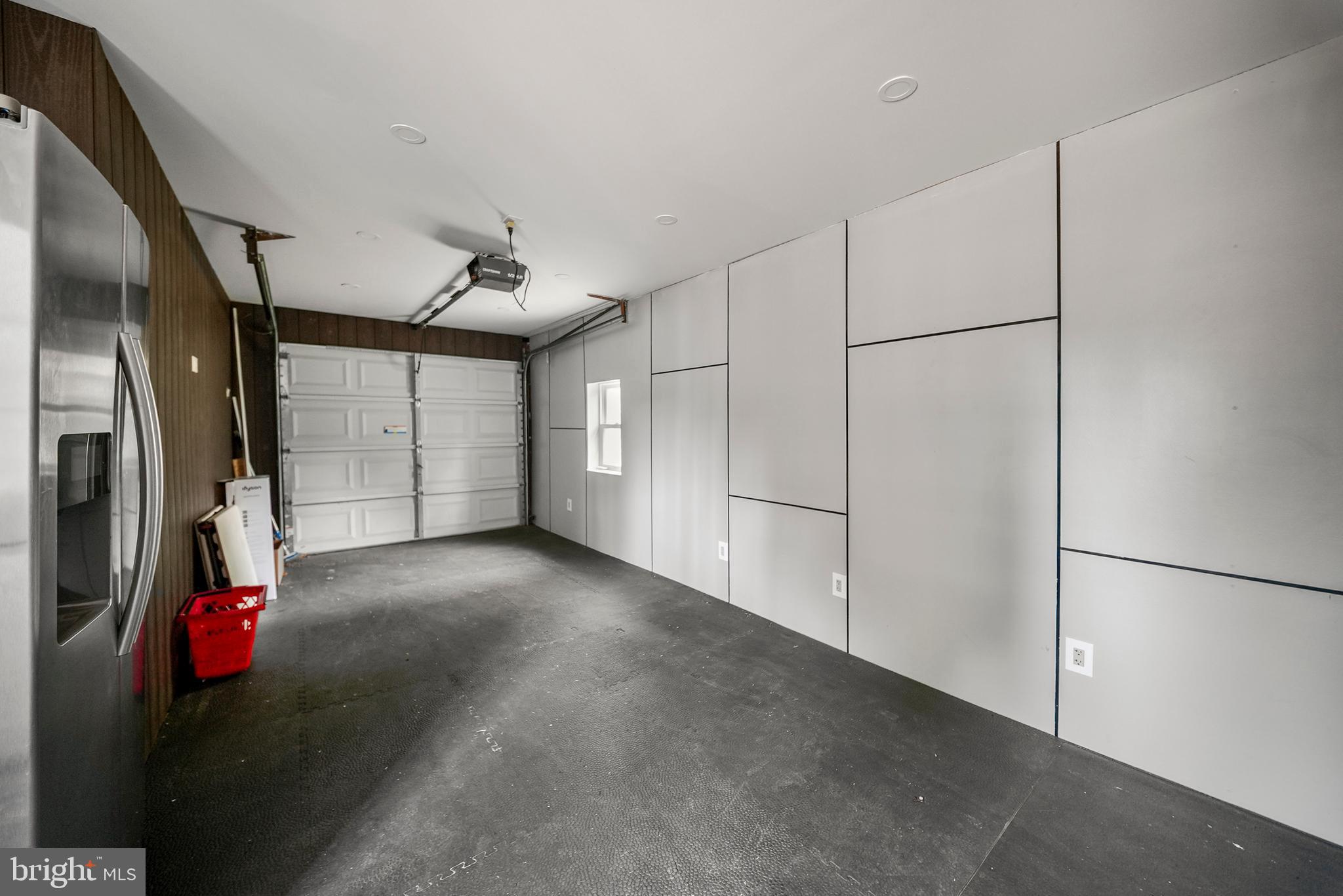 HUNTINGDON VALLEY - Residential