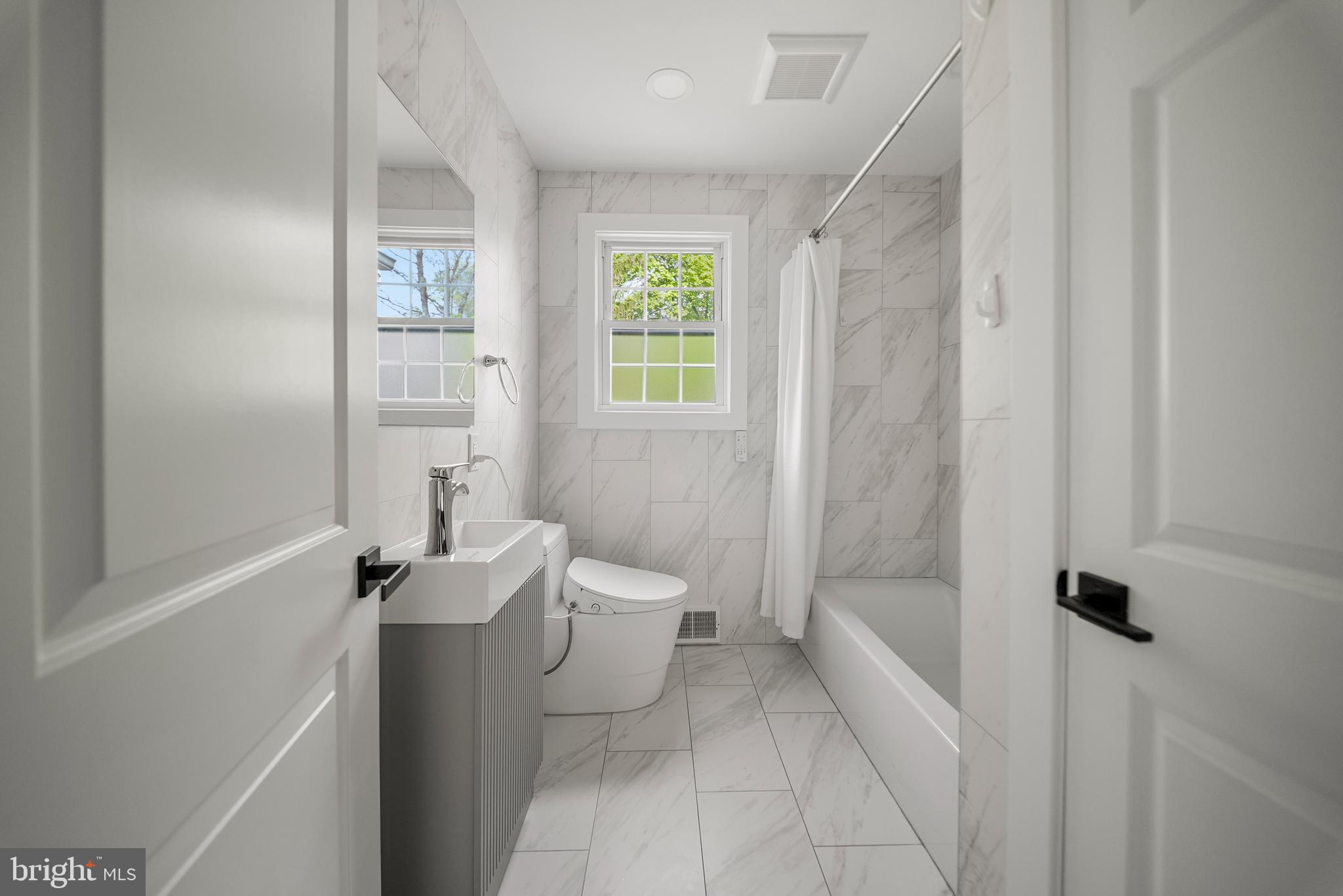 HUNTINGDON VALLEY - Residential
