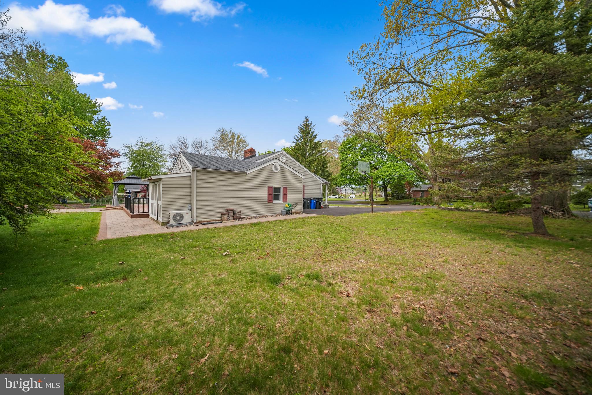 HUNTINGDON VALLEY - Residential