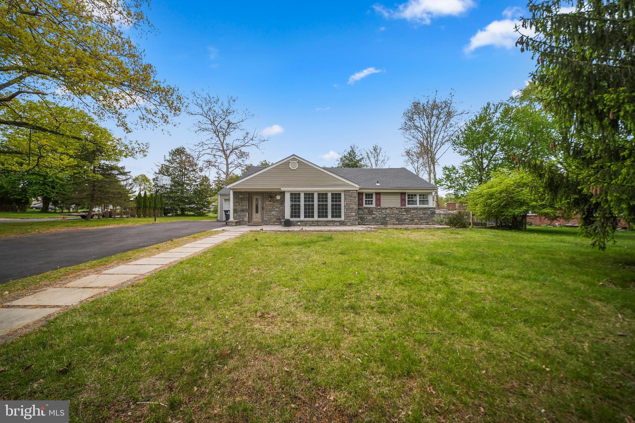 HUNTINGDON VALLEY - Residential