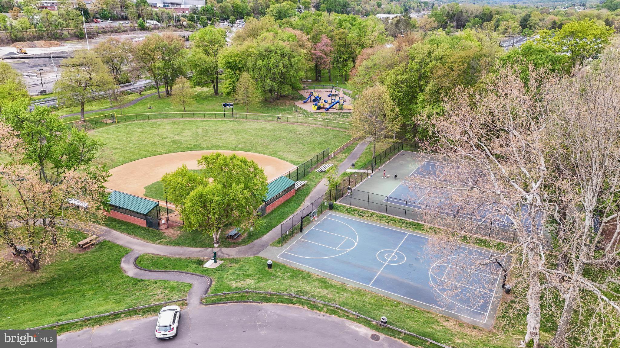 HUNTINGDON VALLEY - Residential