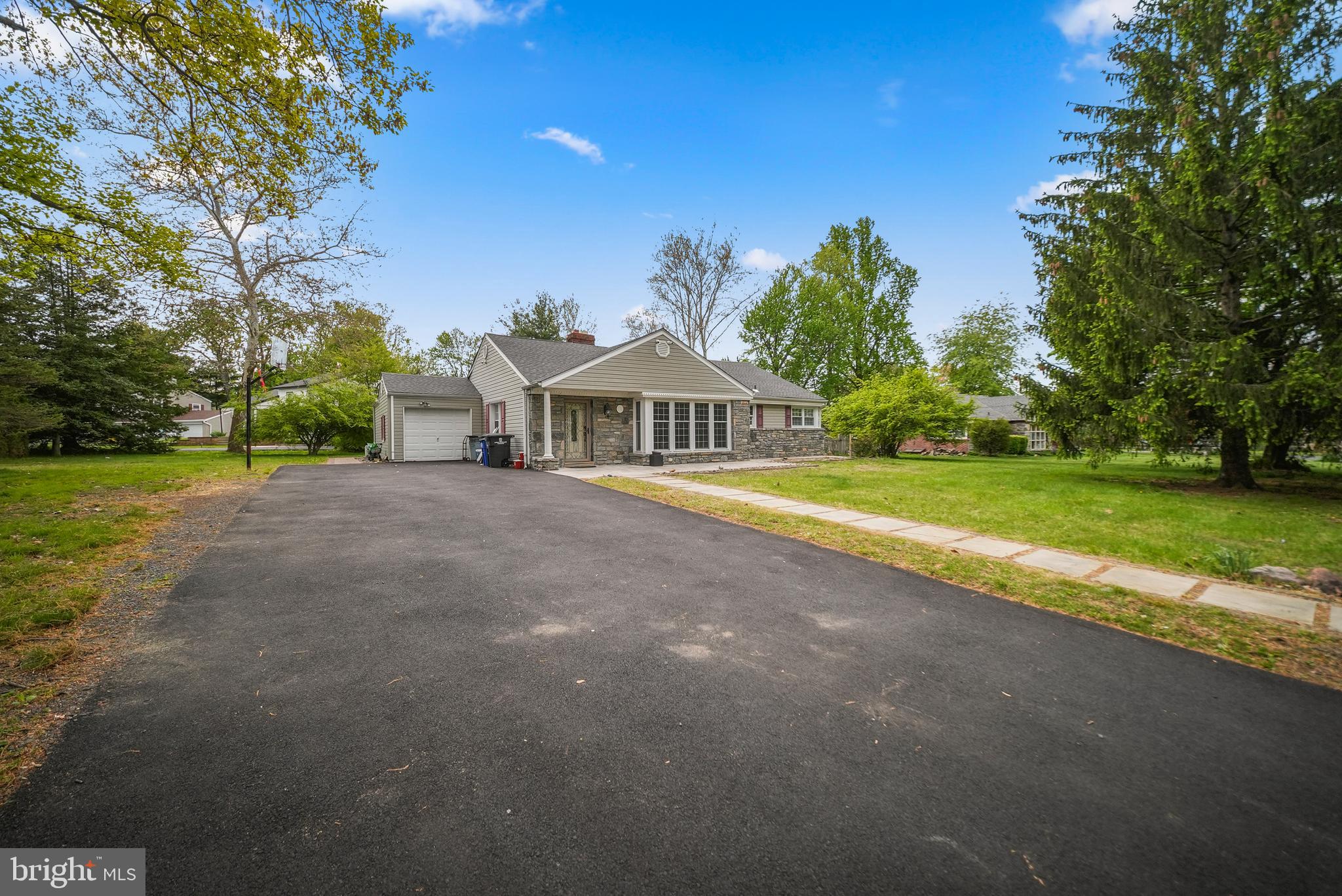HUNTINGDON VALLEY - Residential