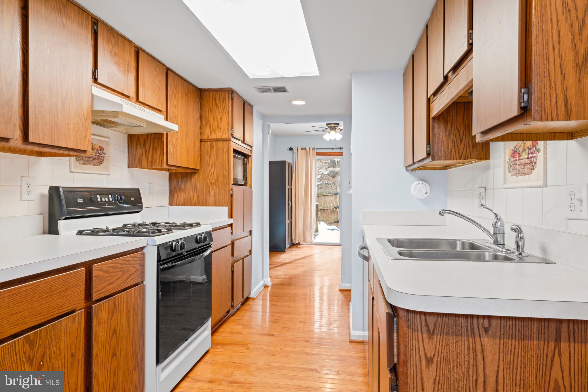 THOUSAND OAKS - Residential Lease