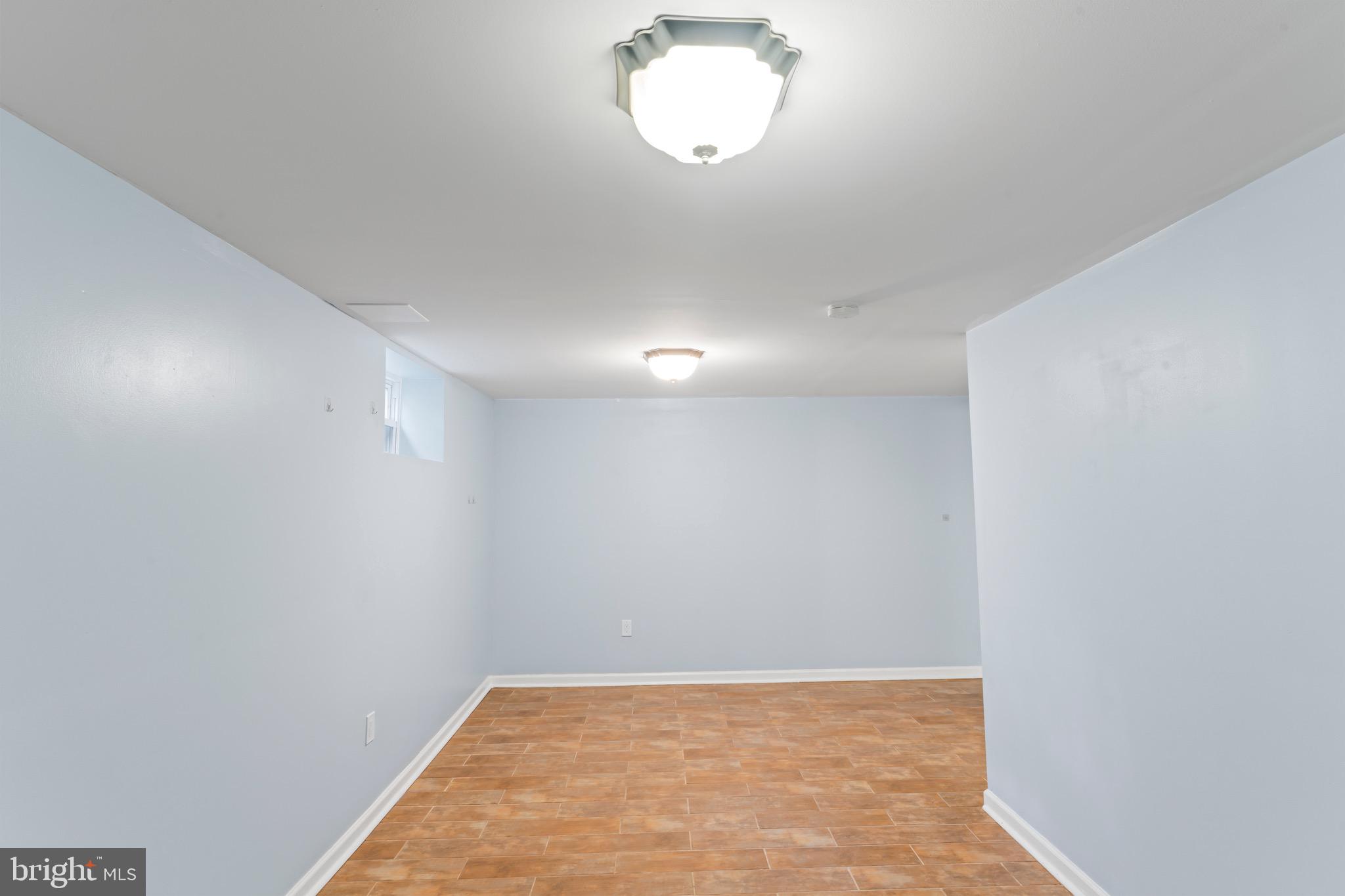 THOUSAND OAKS - Residential Lease