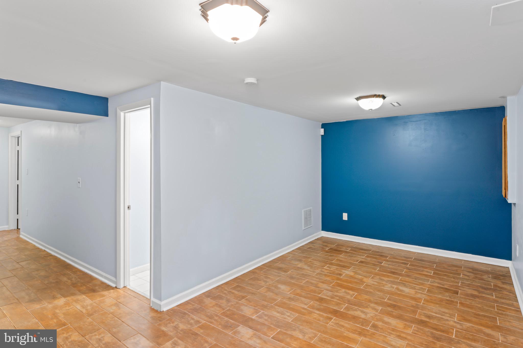 THOUSAND OAKS - Residential Lease