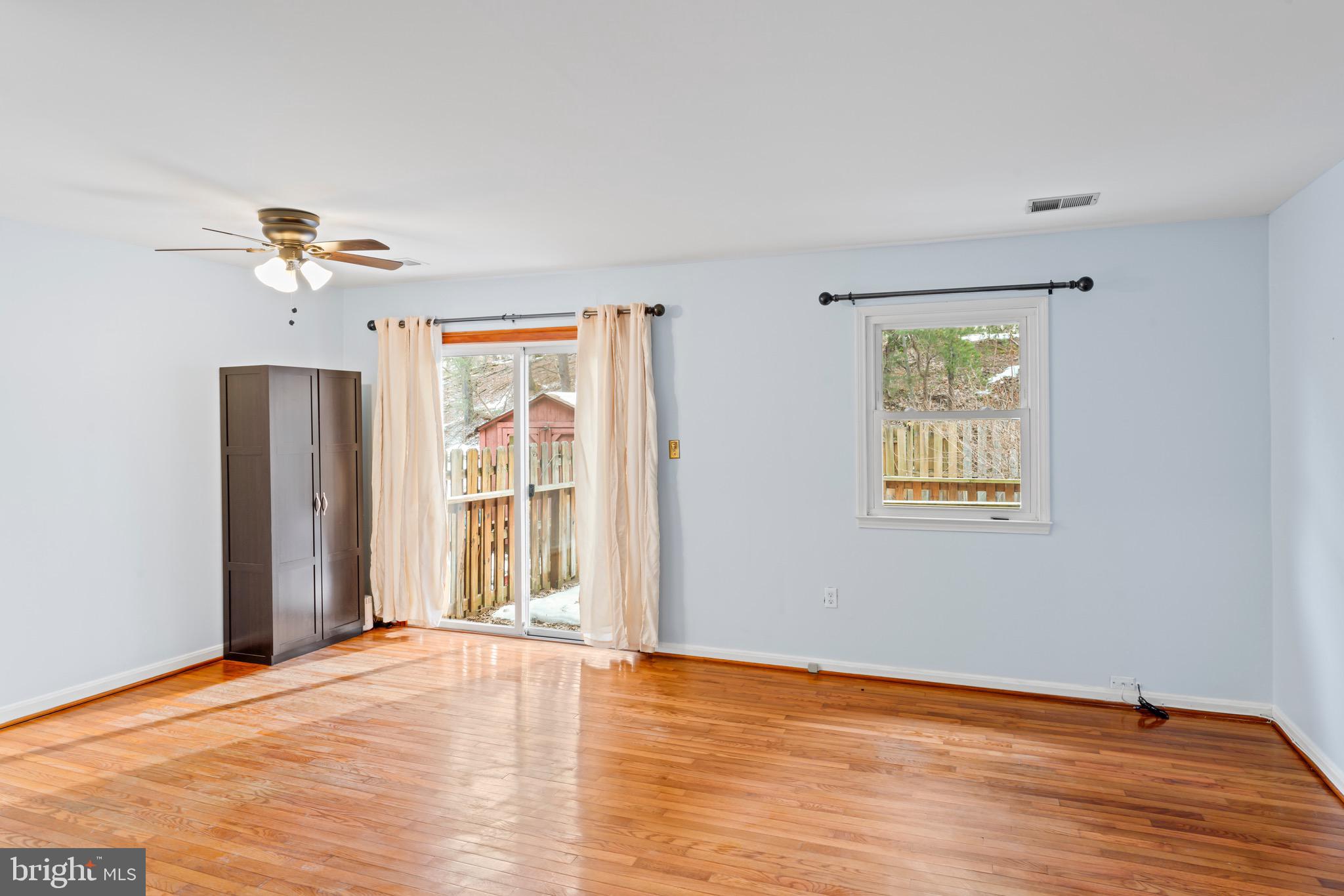 THOUSAND OAKS - Residential Lease