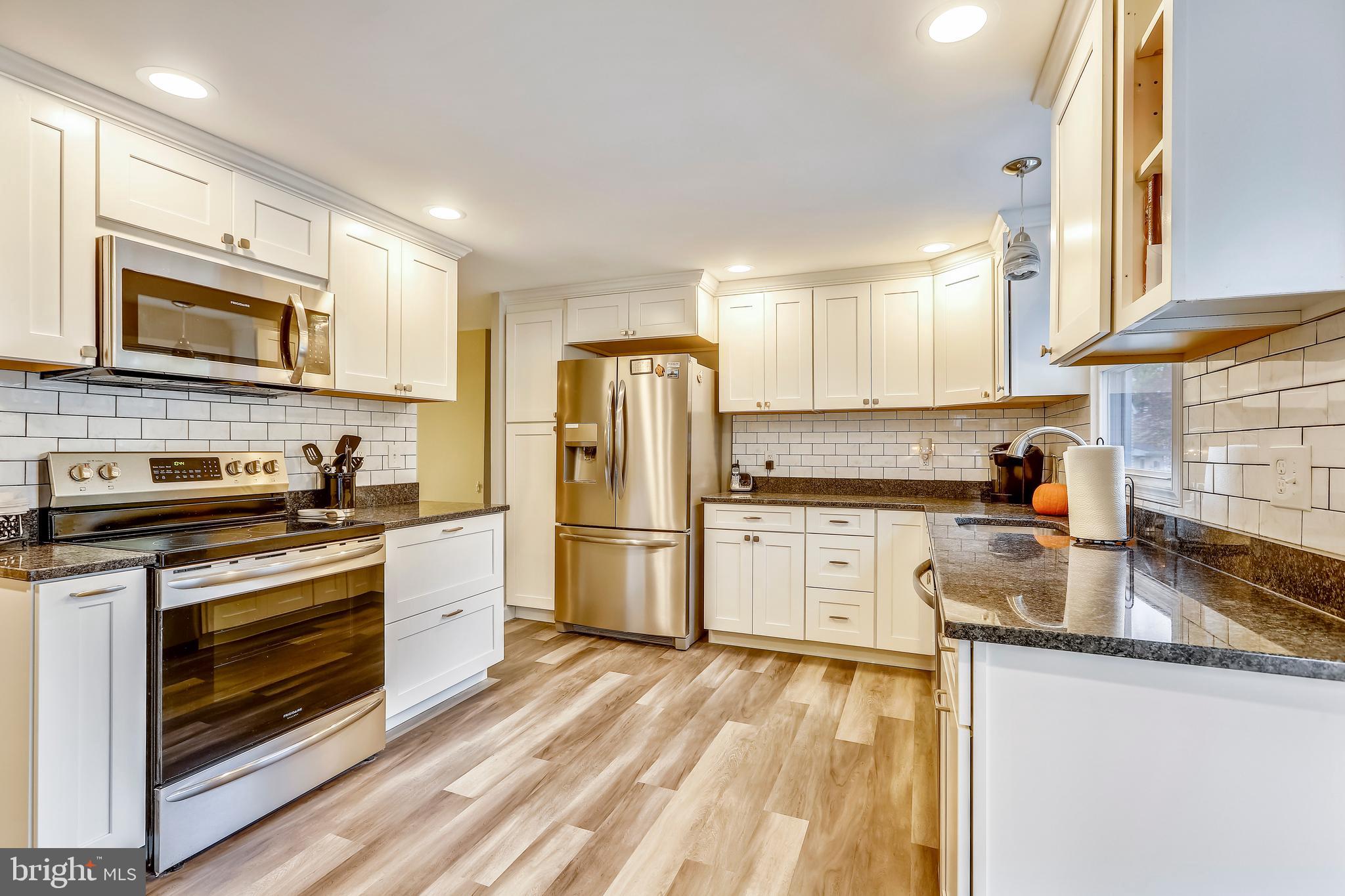 SHANNON SQUARE - Residential