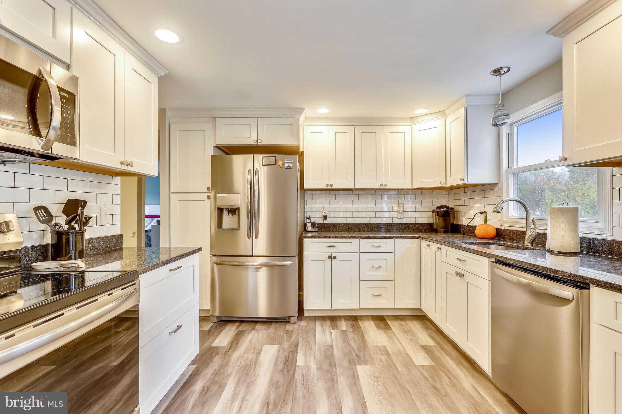 SHANNON SQUARE - Residential