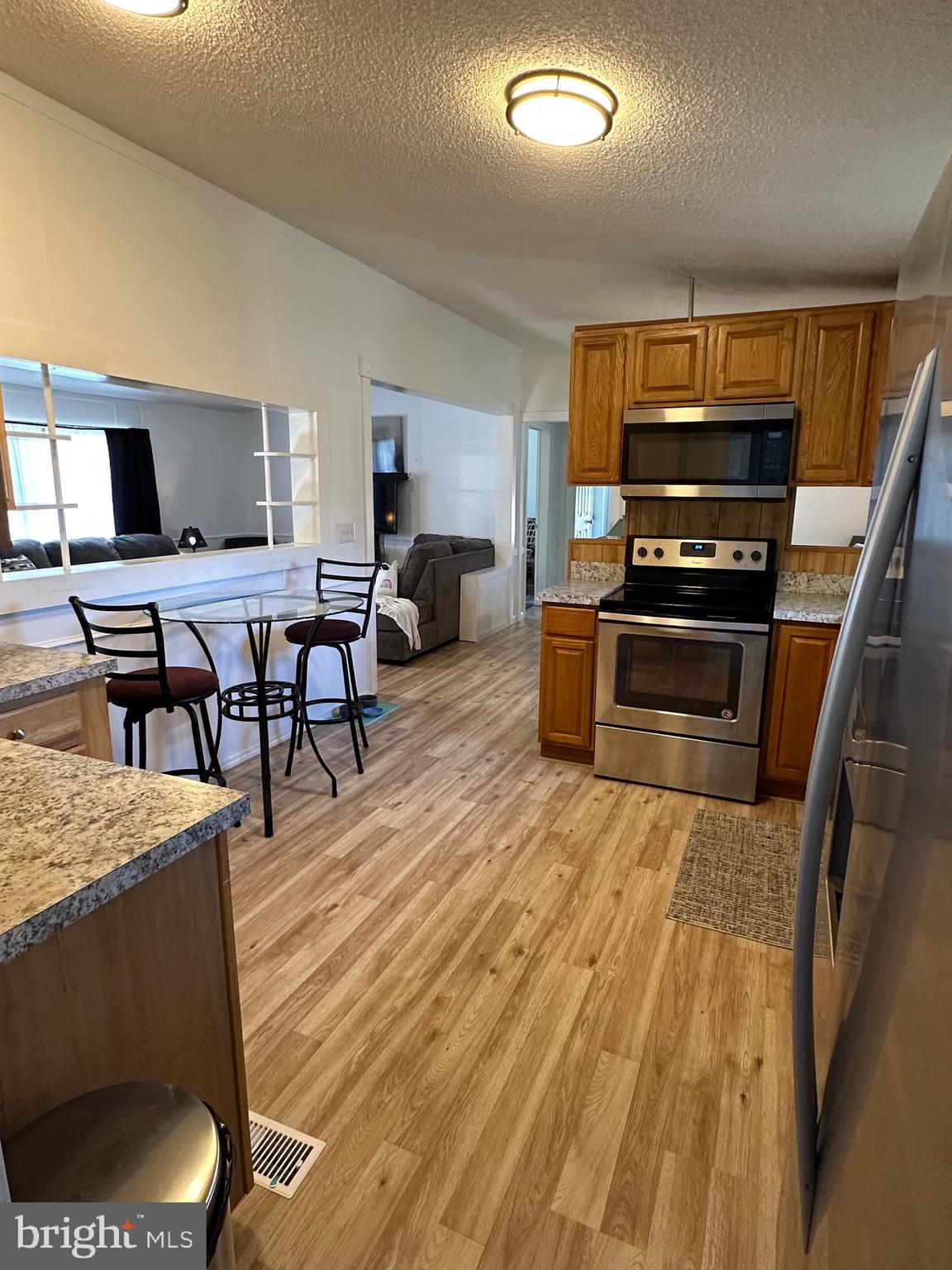 BUSH RIVER MANOR - Residential