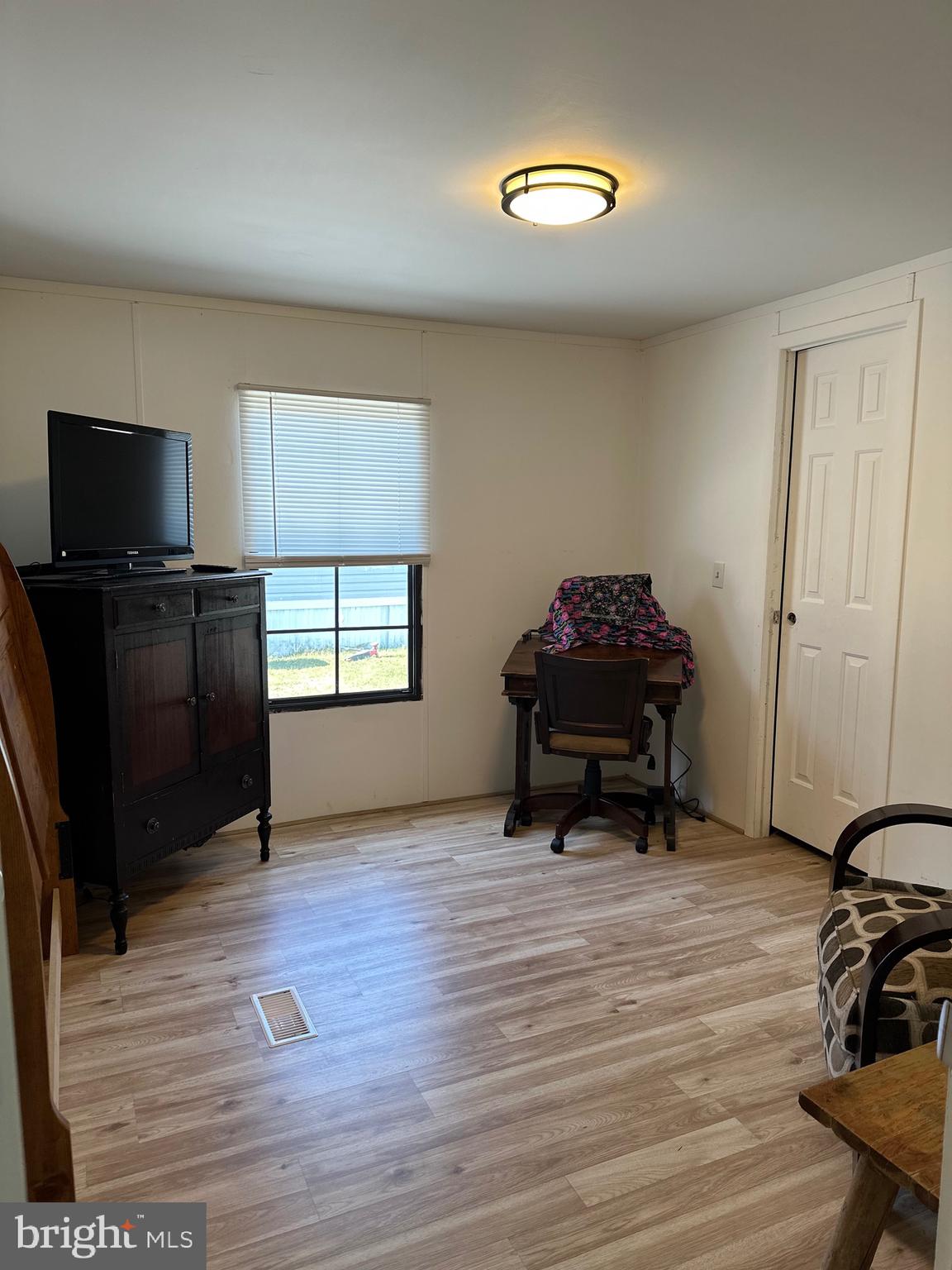 BUSH RIVER MANOR - Residential