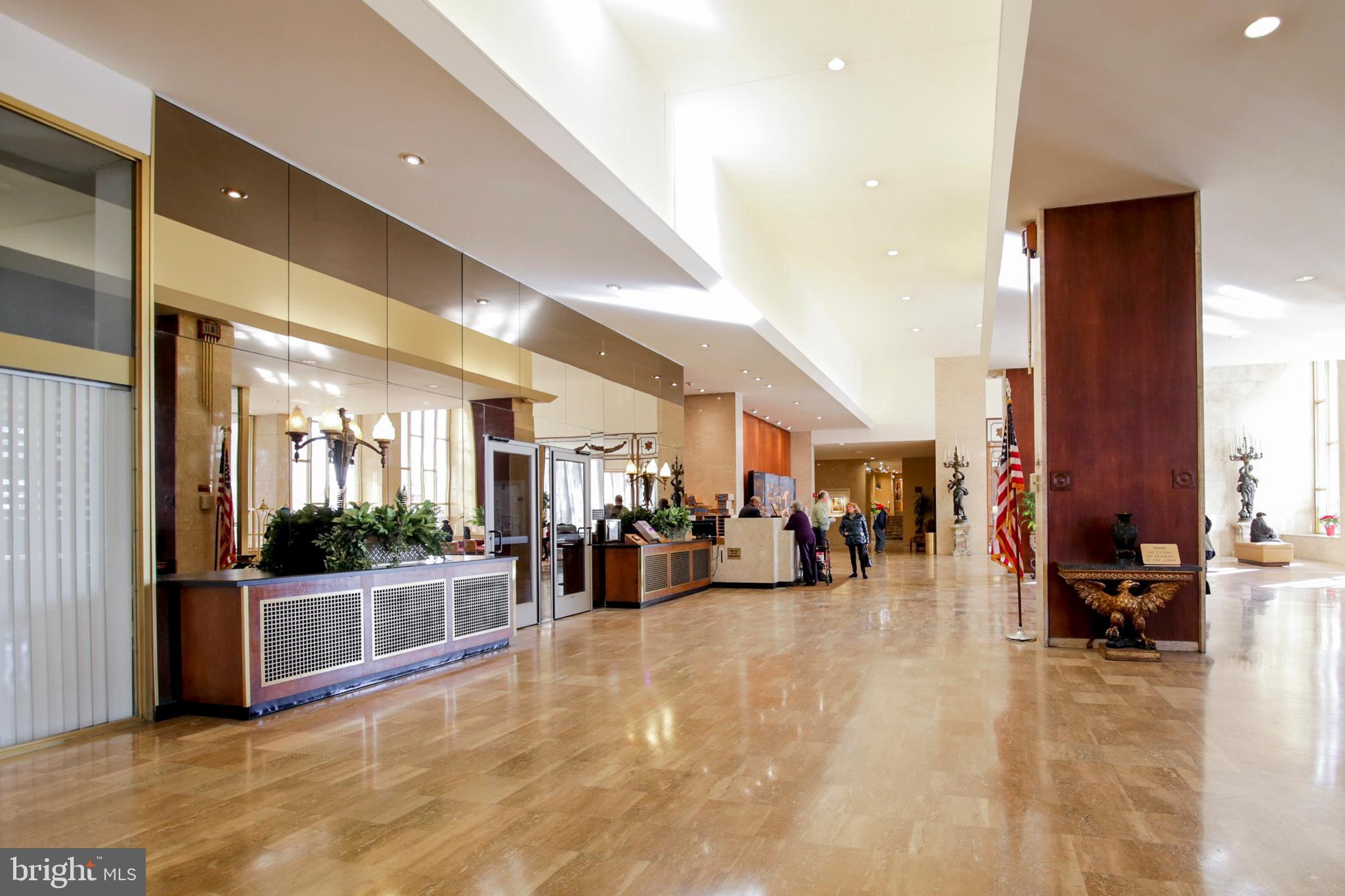 ART MUSEUM AREA - Residential Lease