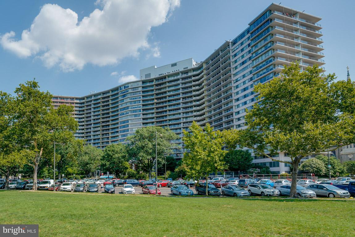 ART MUSEUM AREA - Residential Lease