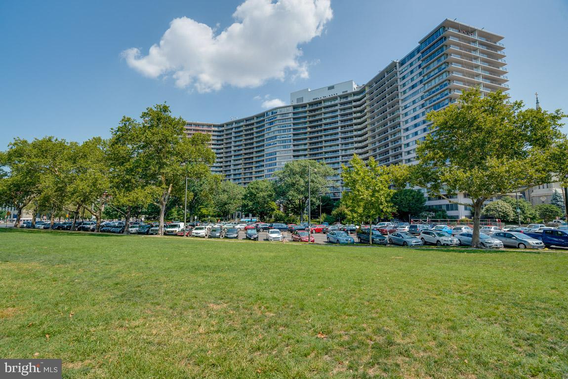 ART MUSEUM AREA - Residential Lease