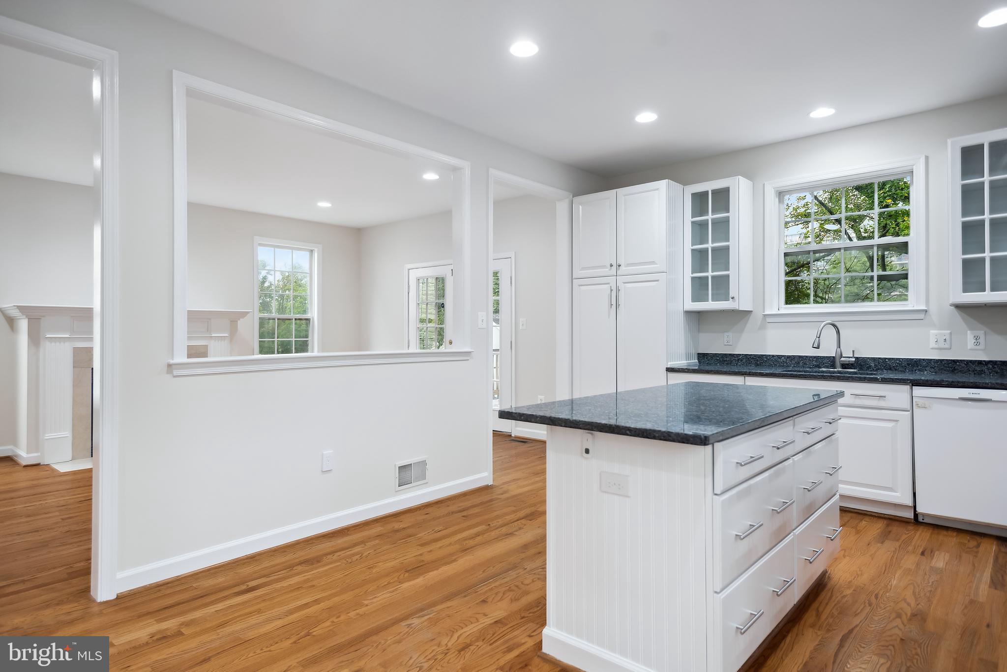 KENSINGTON HEIGHTS - Residential