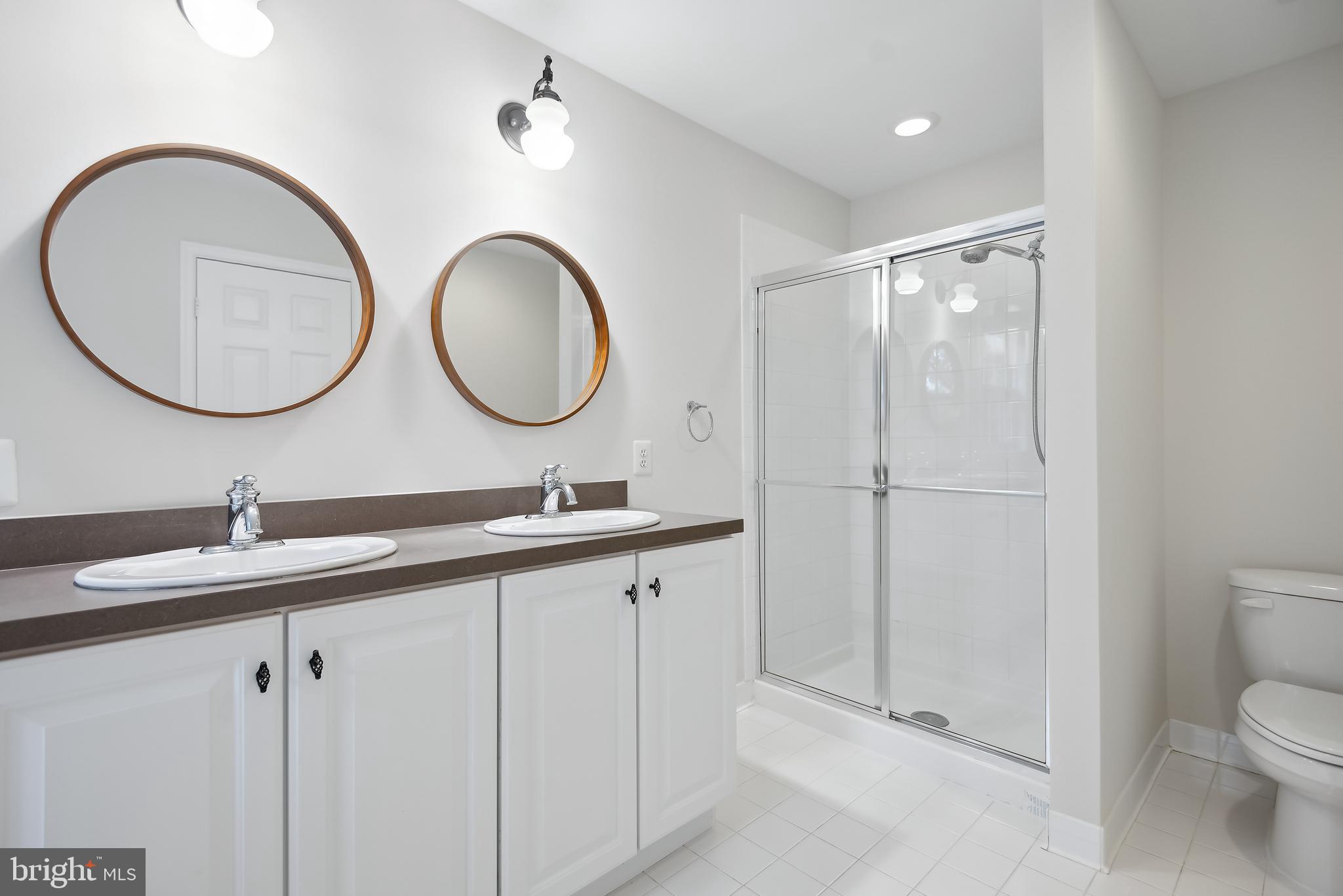 KENSINGTON HEIGHTS - Residential