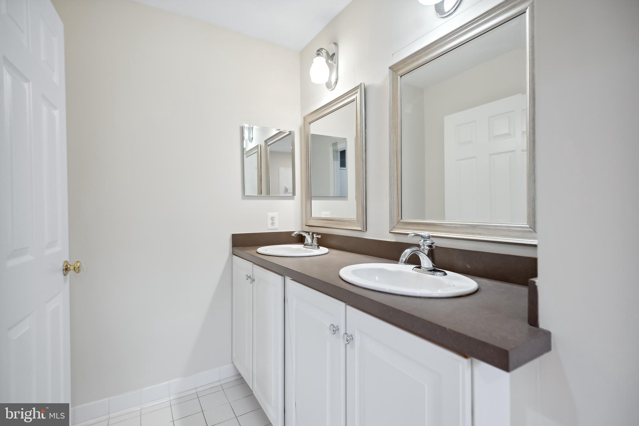 KENSINGTON HEIGHTS - Residential