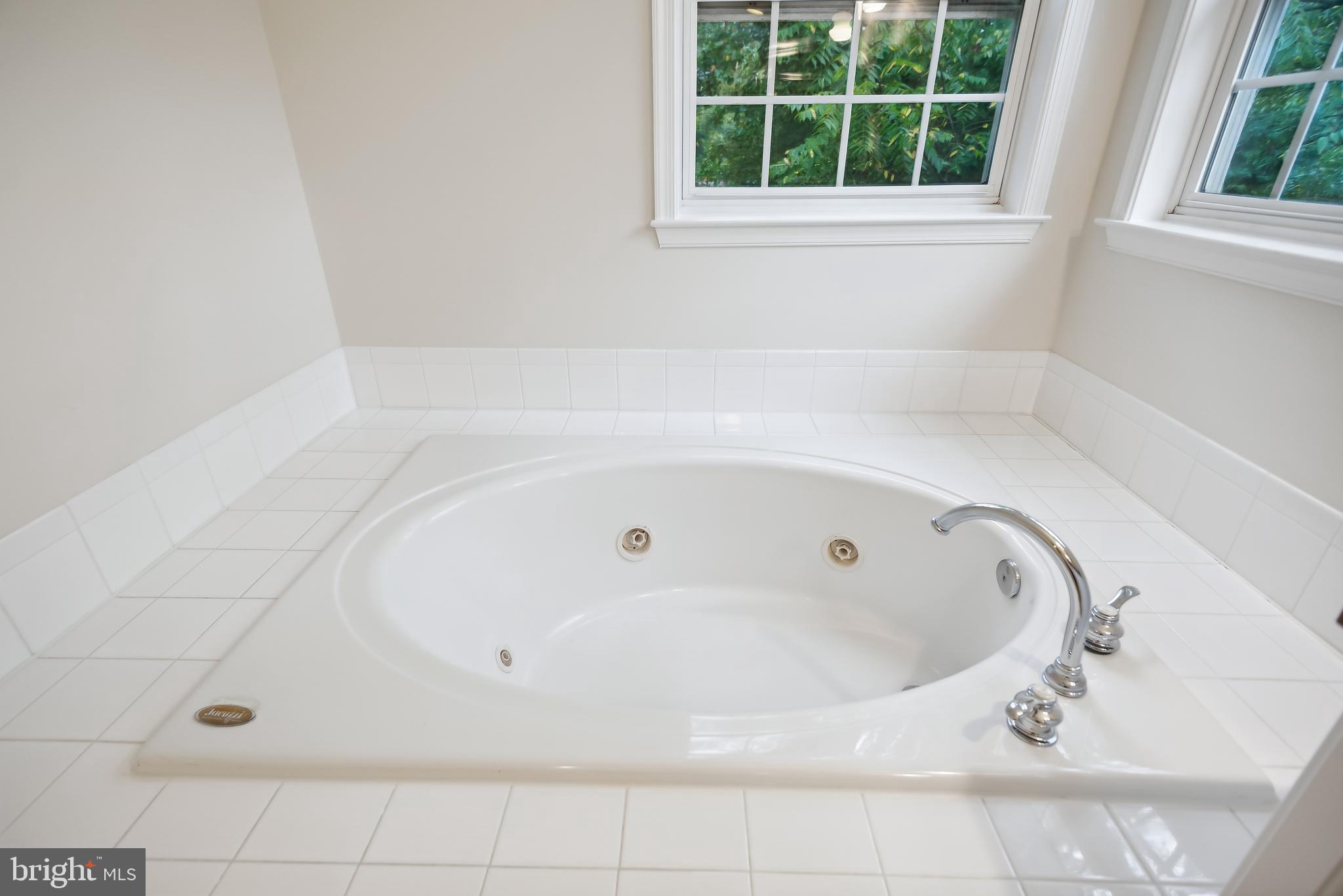 KENSINGTON HEIGHTS - Residential