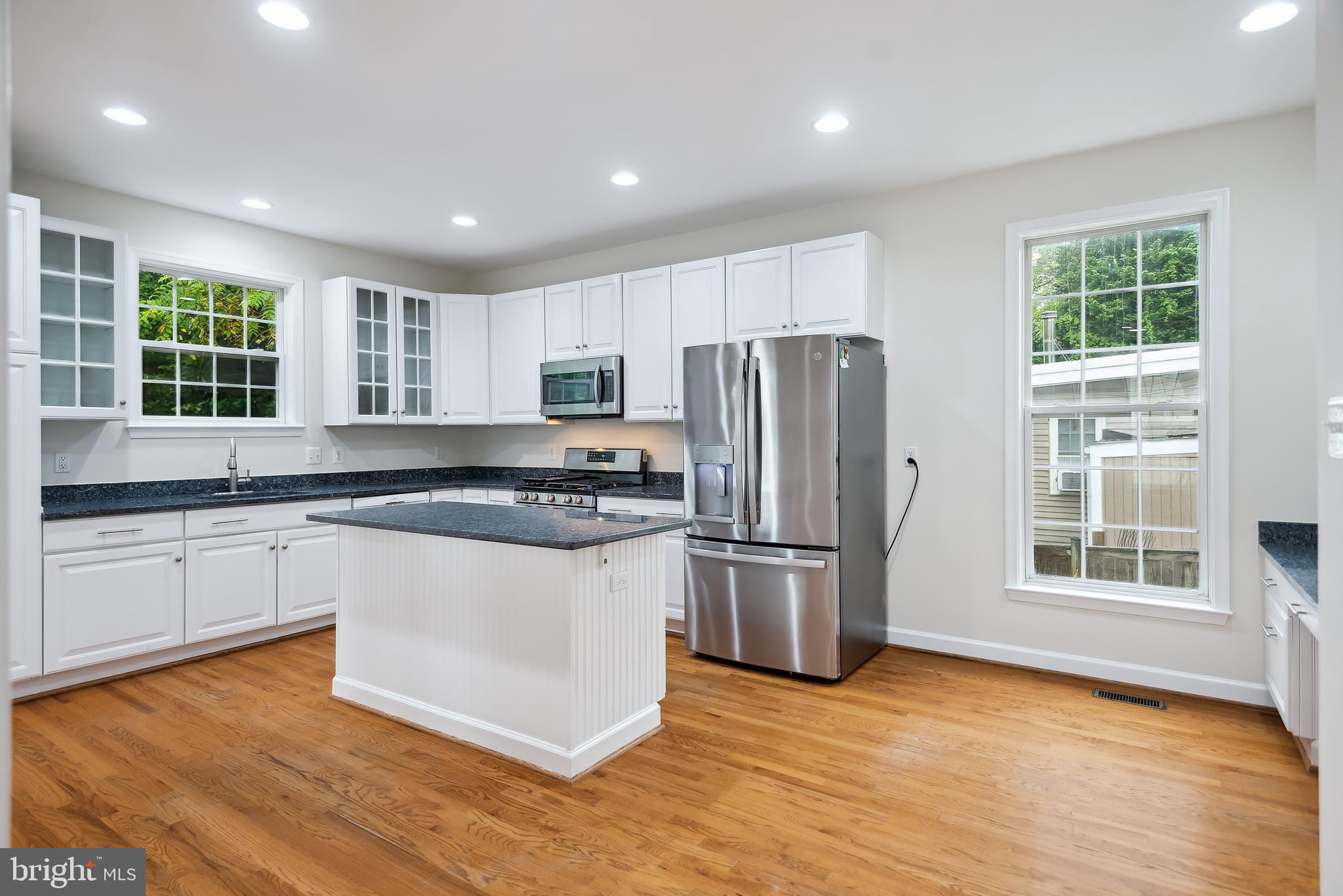 KENSINGTON HEIGHTS - Residential