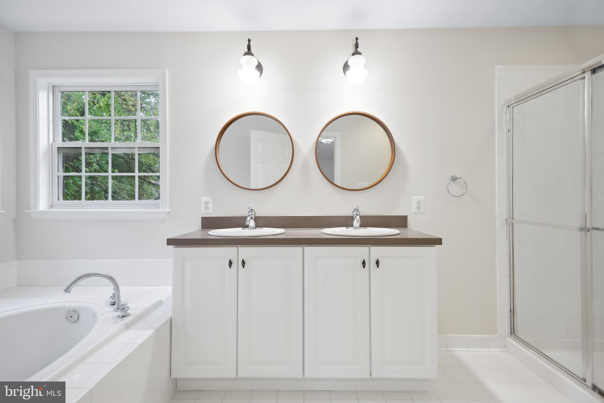 KENSINGTON HEIGHTS - Residential