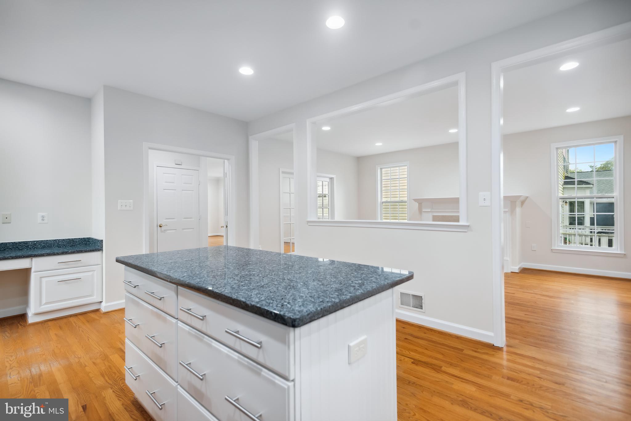 KENSINGTON HEIGHTS - Residential