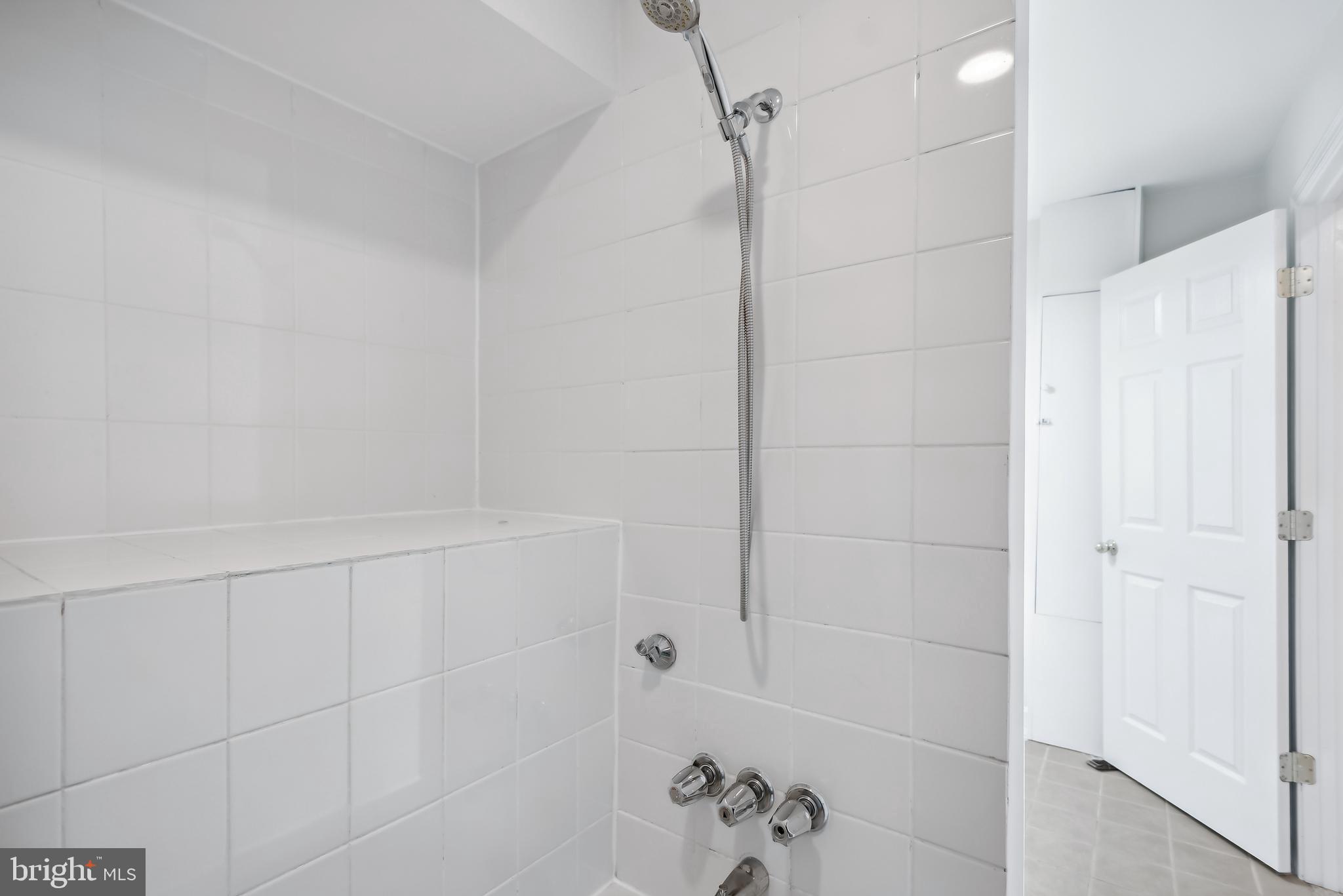 KENSINGTON HEIGHTS - Residential