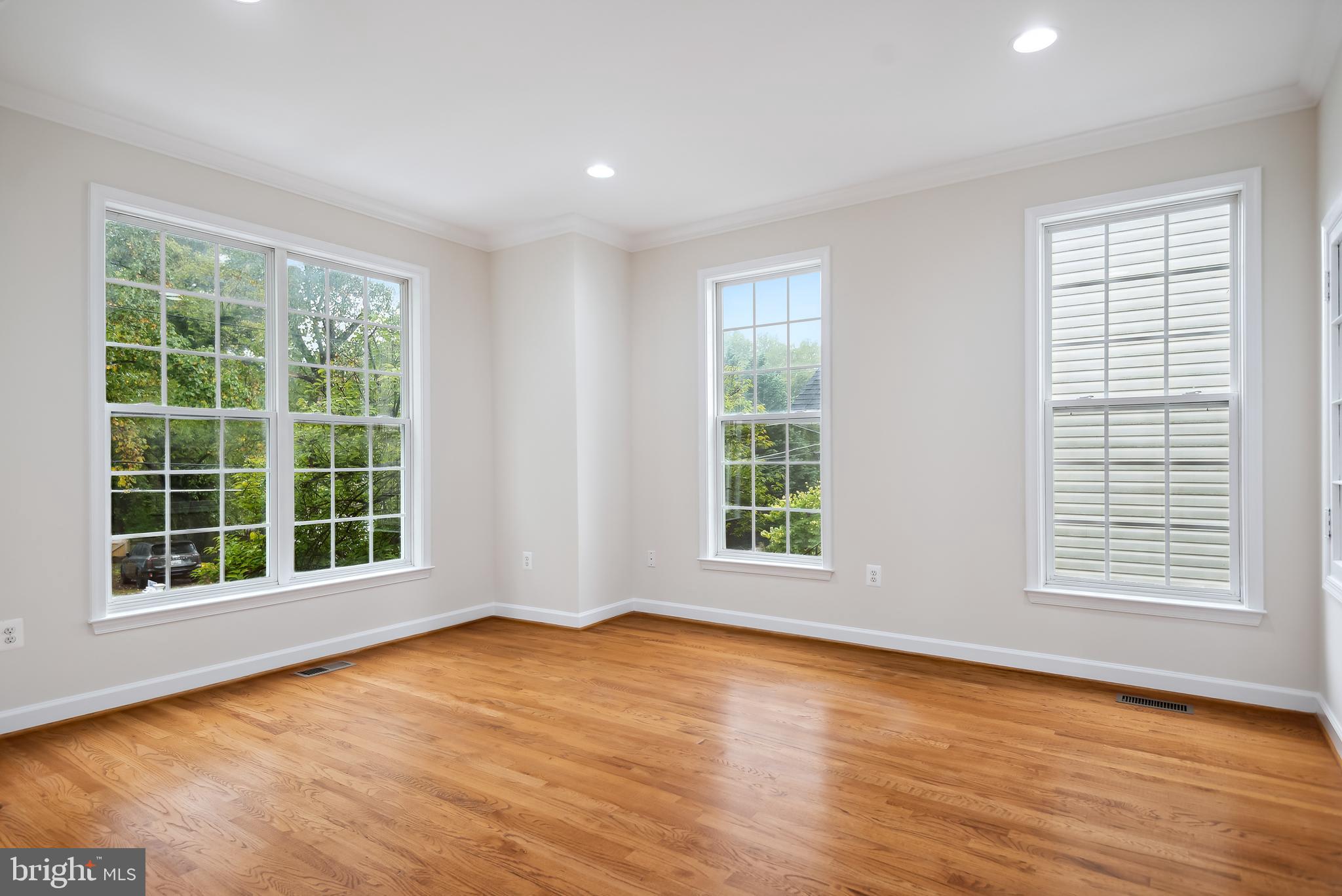 KENSINGTON HEIGHTS - Residential