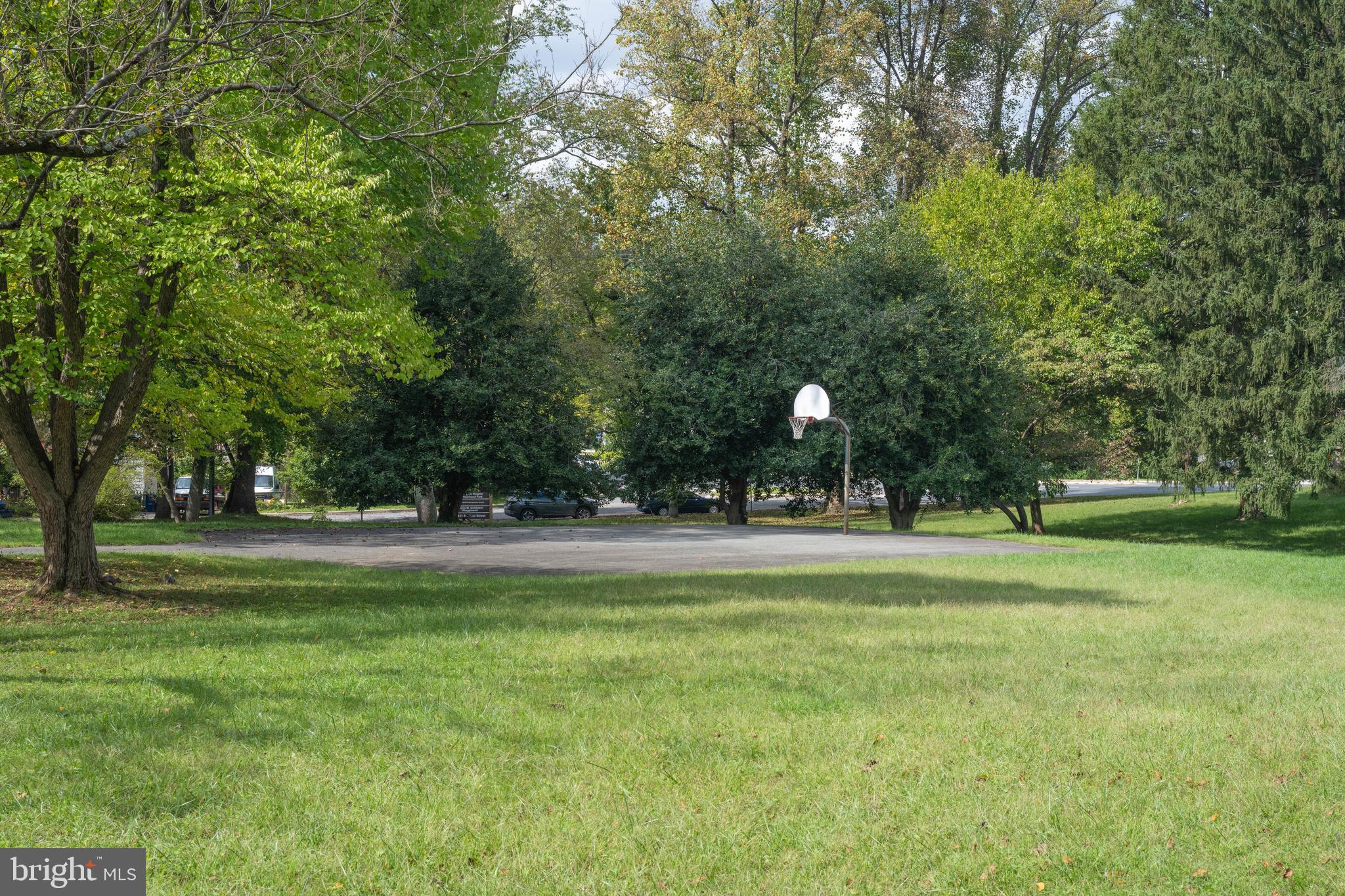 KENSINGTON HEIGHTS - Residential
