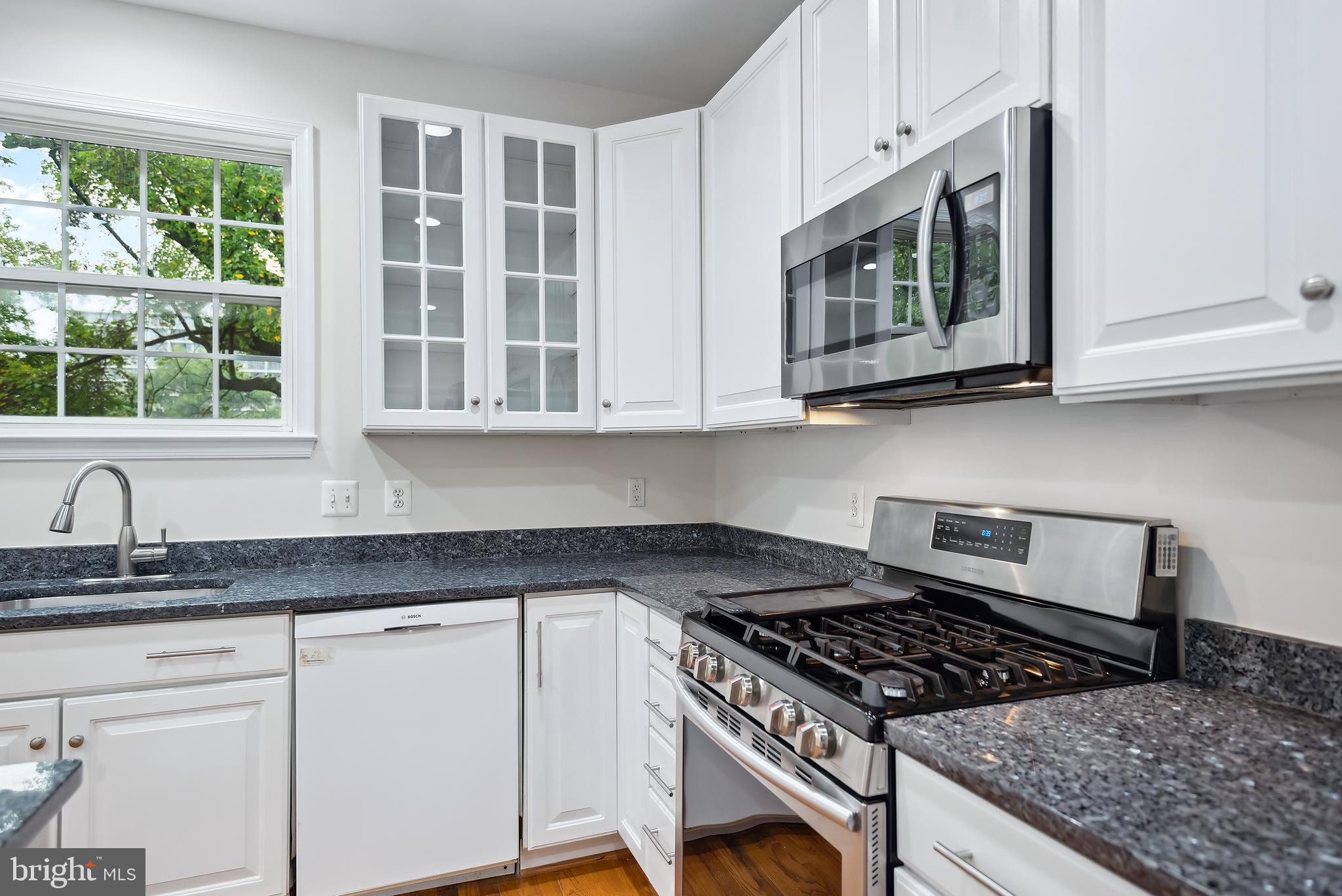 KENSINGTON HEIGHTS - Residential