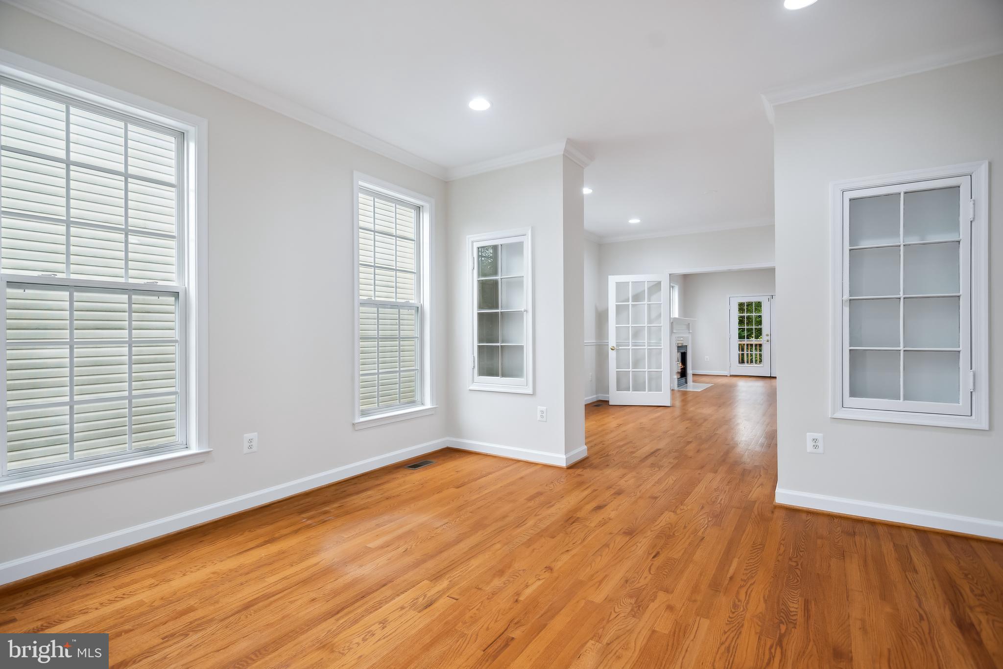 KENSINGTON HEIGHTS - Residential