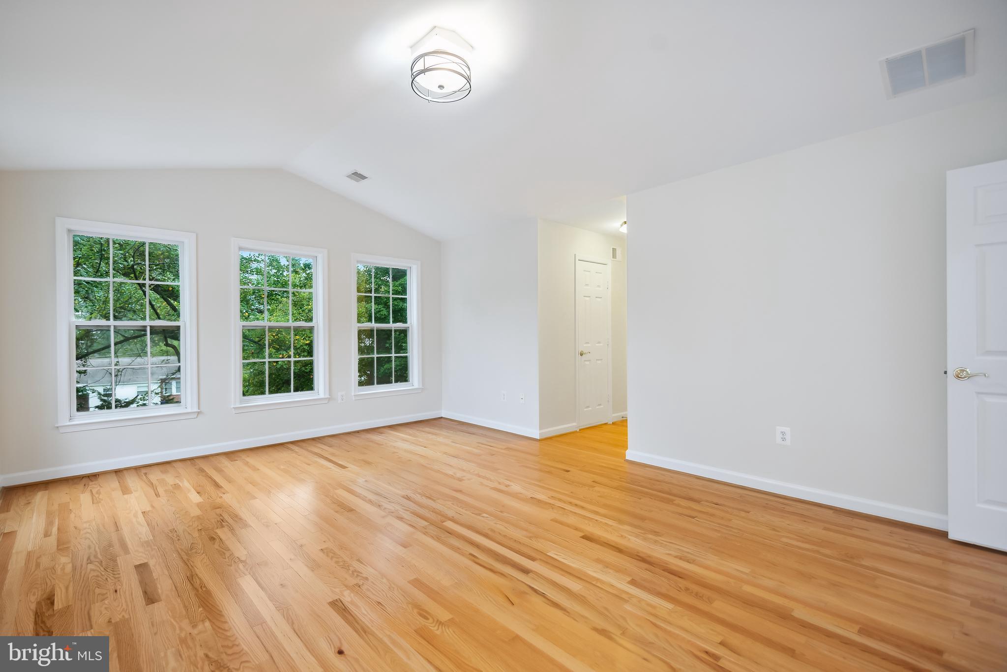 KENSINGTON HEIGHTS - Residential