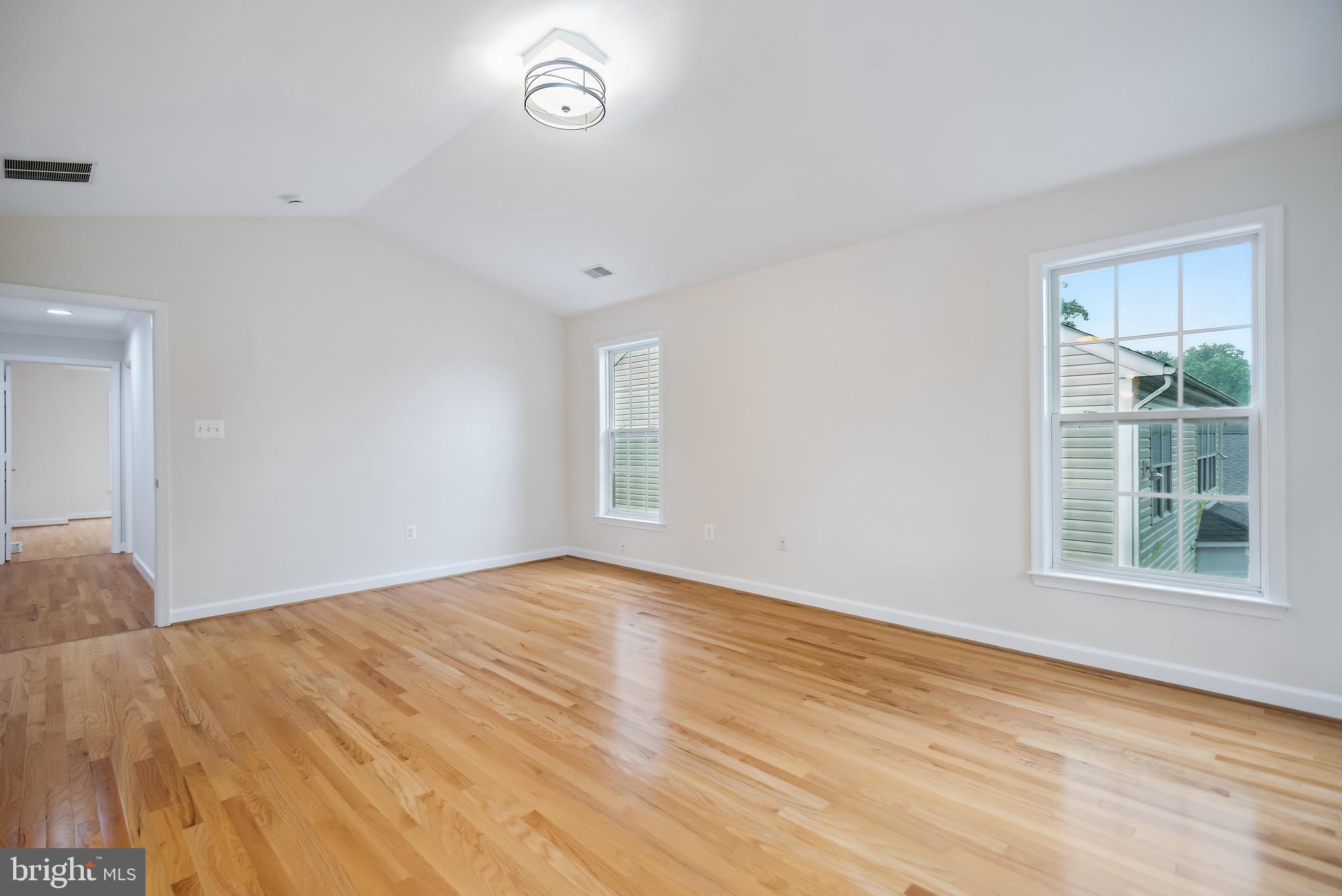 KENSINGTON HEIGHTS - Residential