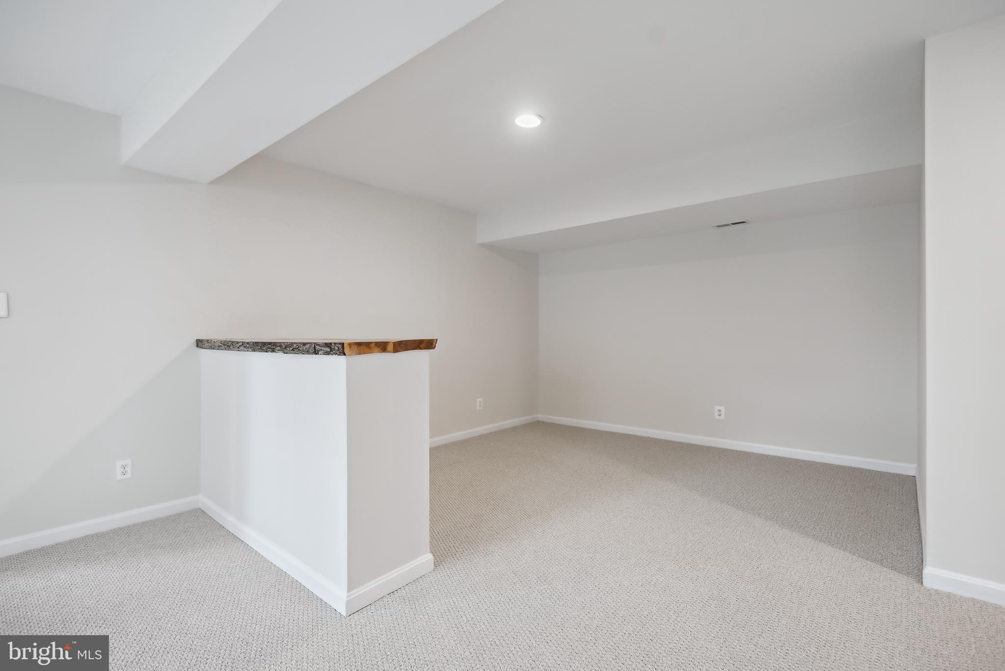 KENSINGTON HEIGHTS - Residential