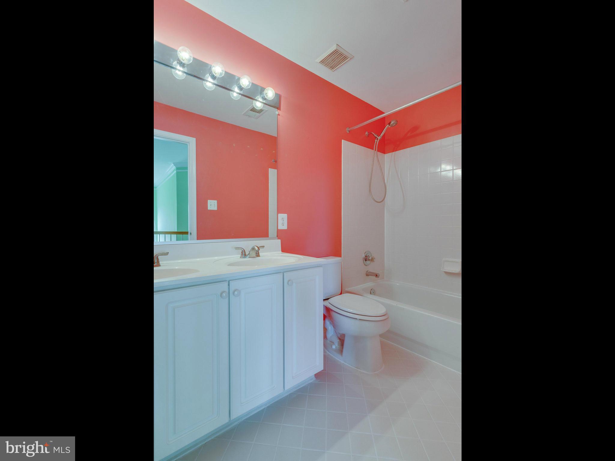 RIDGEGATE WOODS - Residential