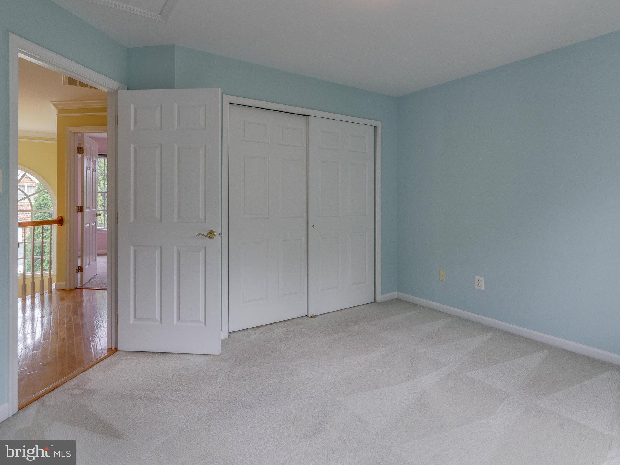 RIDGEGATE WOODS - Residential